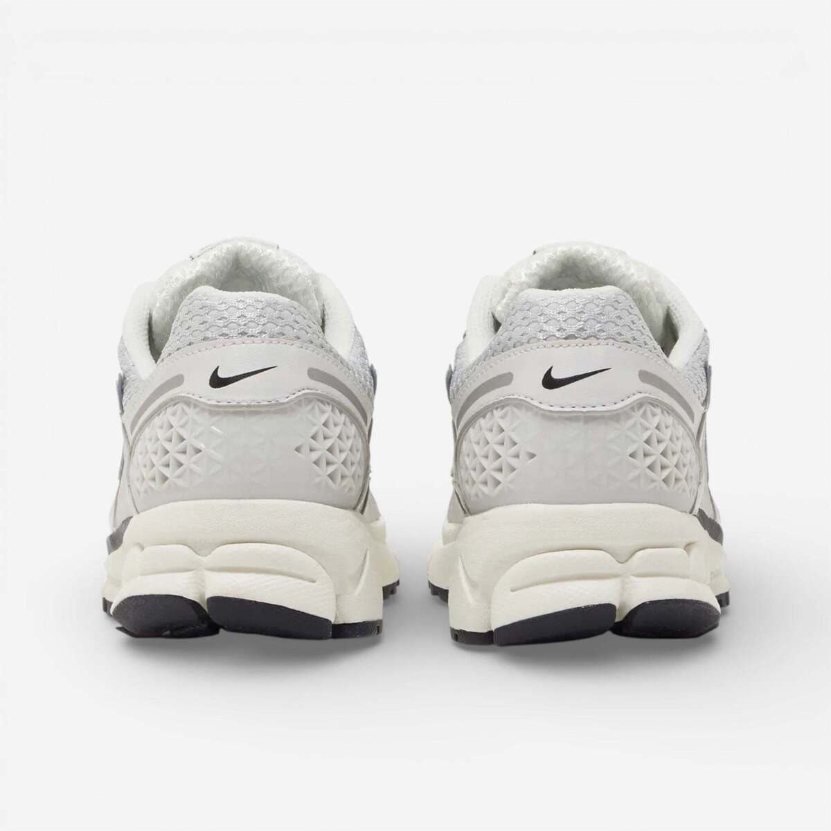 Women's Sneakers Nike Gray