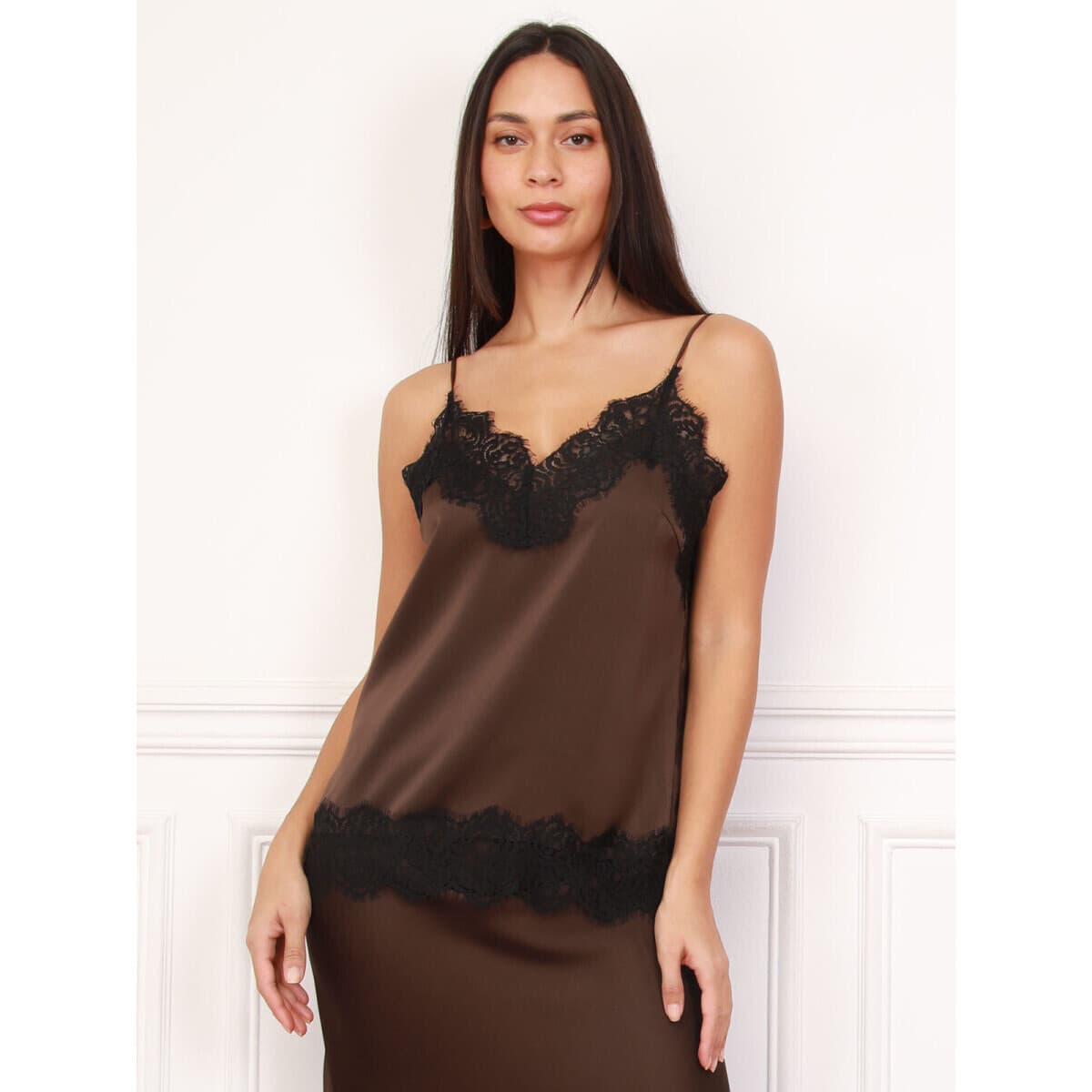 Women's T-Shirts La Modeuse Brown