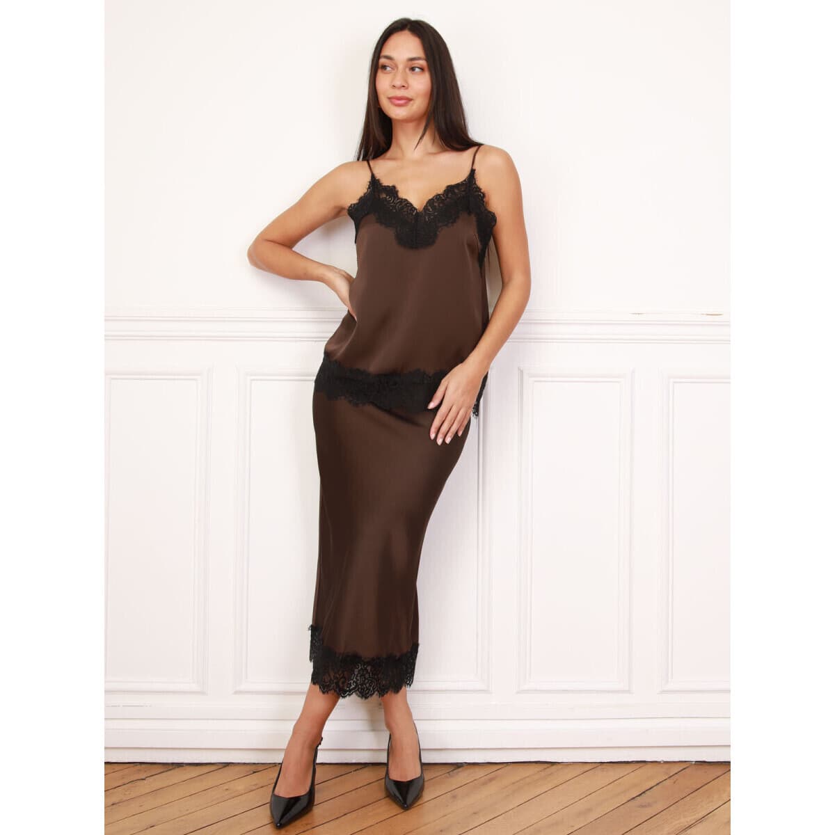 Women's T-Shirts La Modeuse Brown