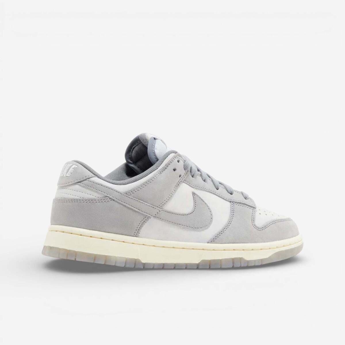 Women's Sports Shoes Nike Gray