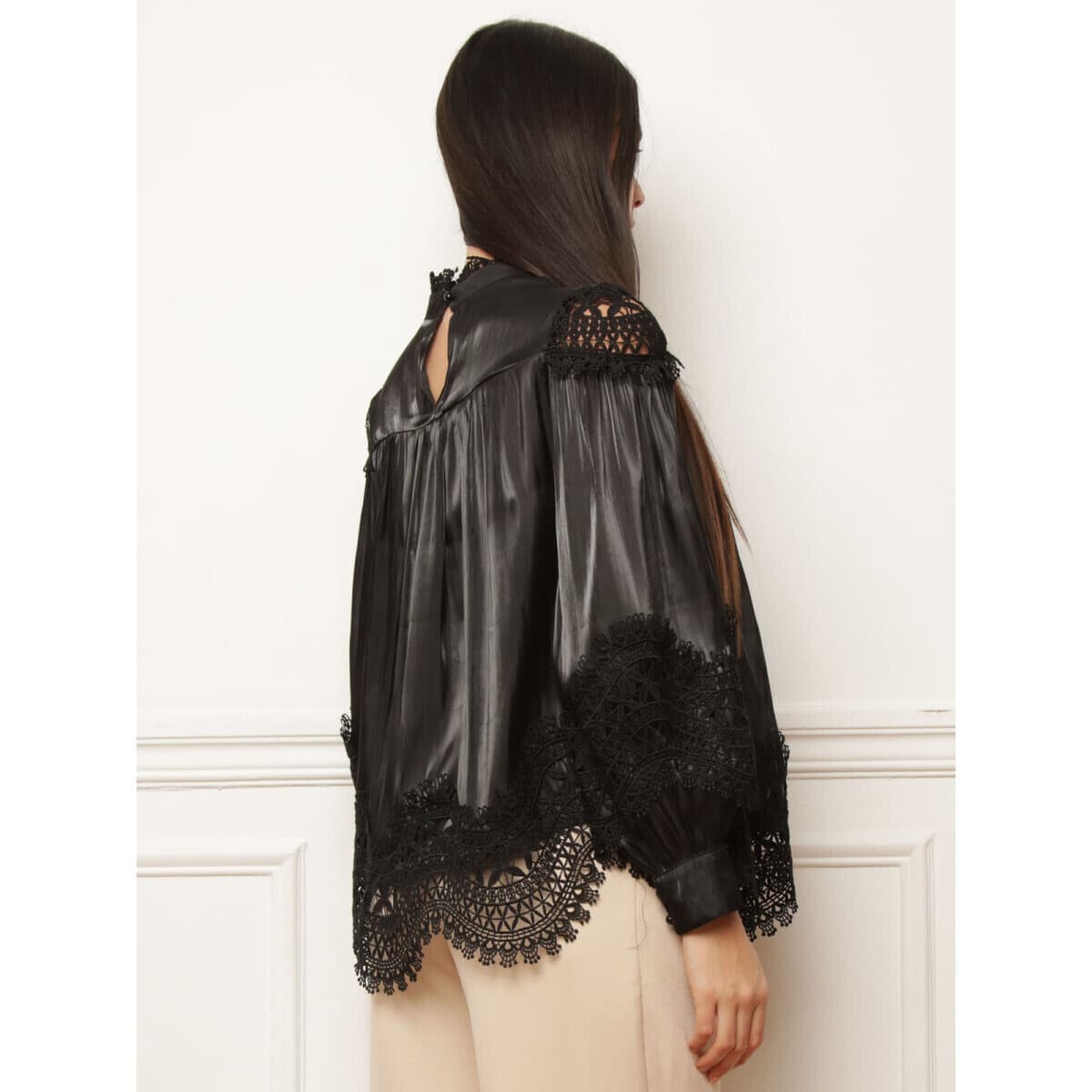 Women's T-Shirts La Modeuse Black