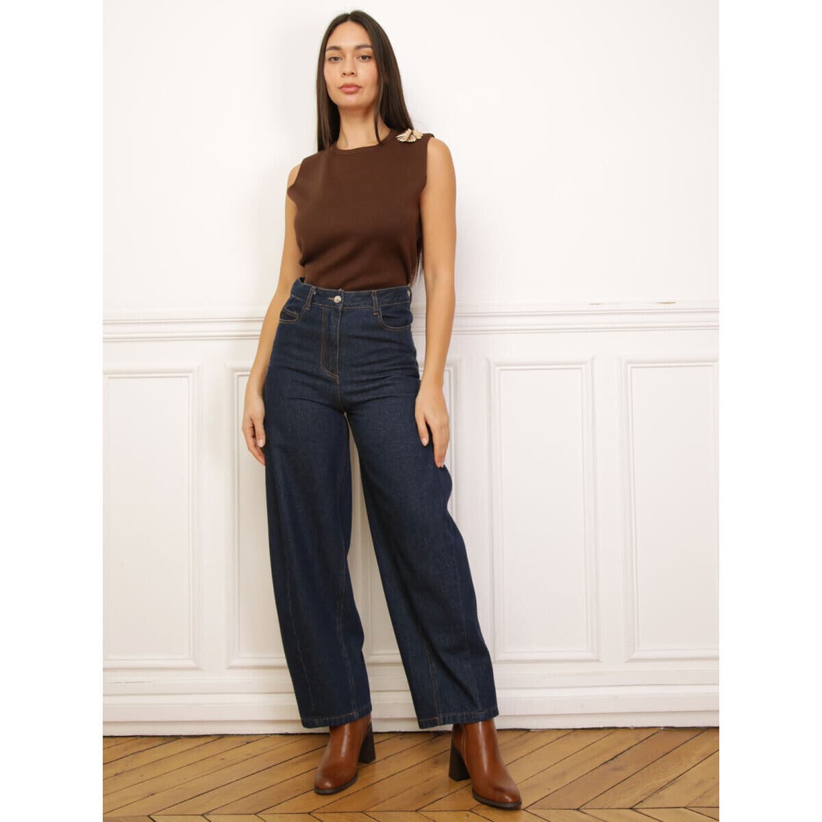 Women's Sleeveless Tops La Modeuse Brown