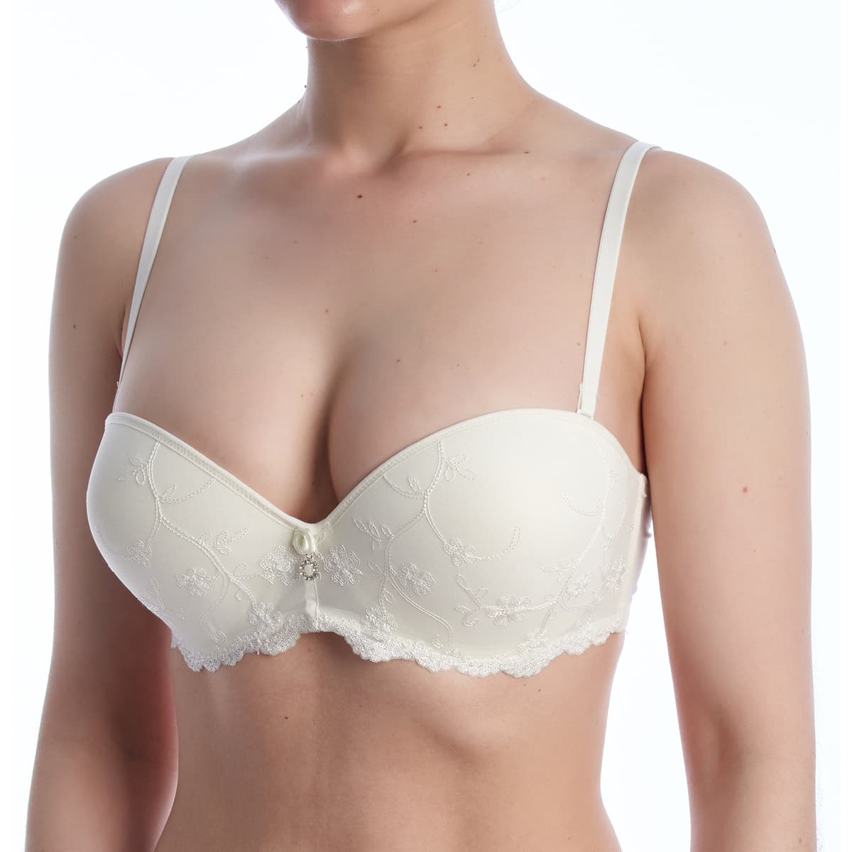 Με πλήρη κάλυψη και στήριξη Selene GALA-MARFIL