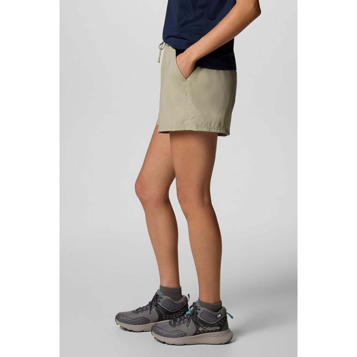 Women's Shorts Columbia Green