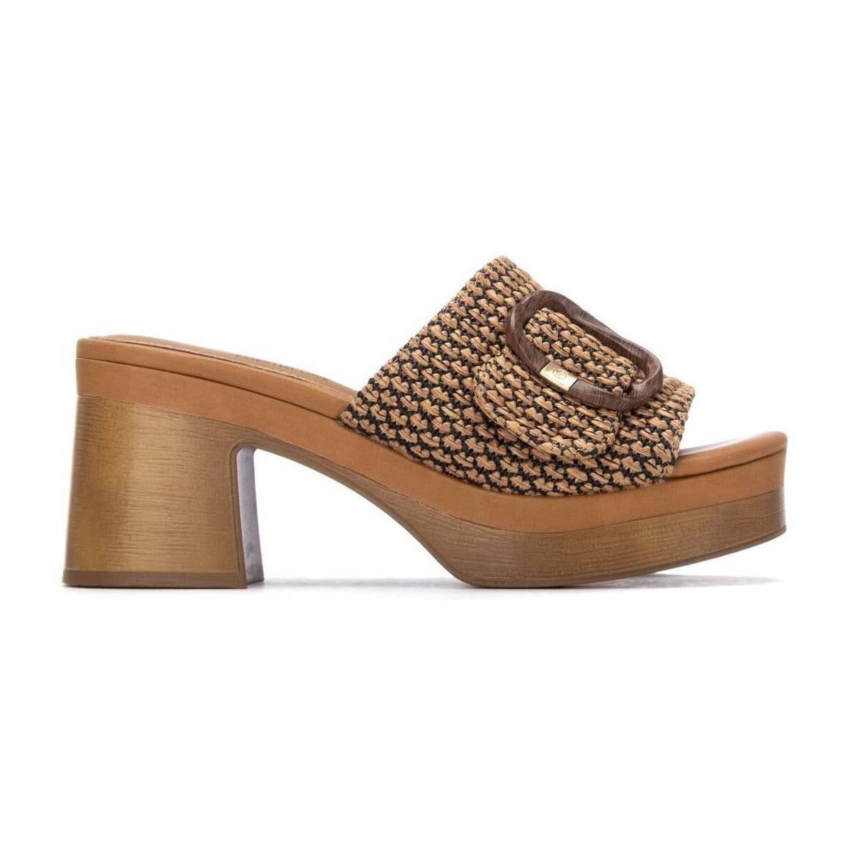 Σανδάλια με τακούνι Carmela 16315801