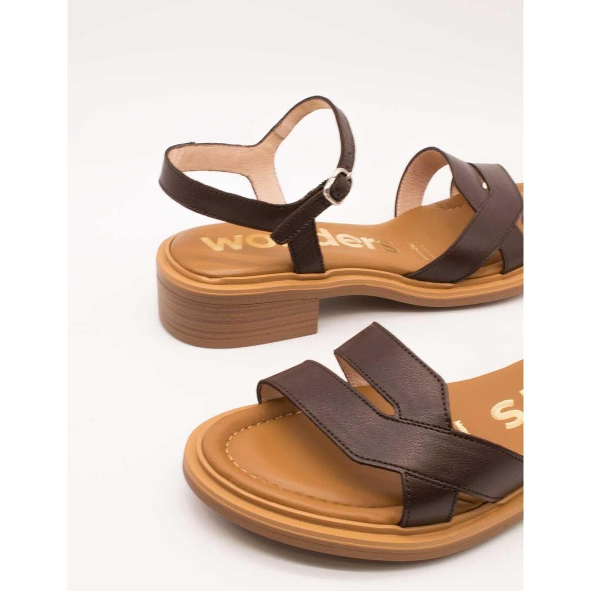 Women's Sandals Wonders Brown