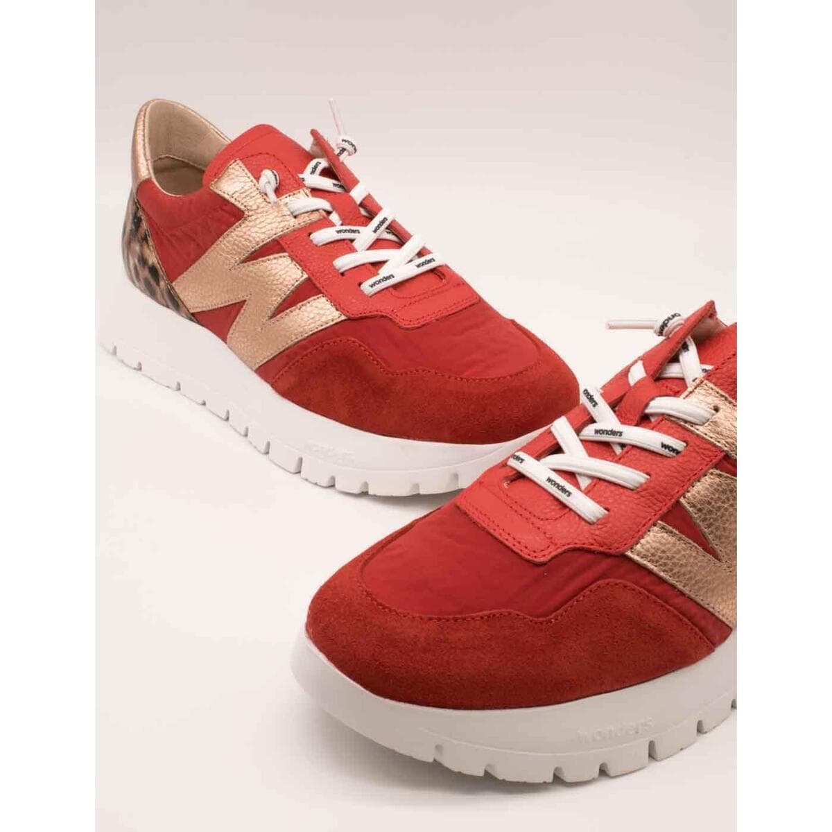 Women's Sneakers Wonders Red