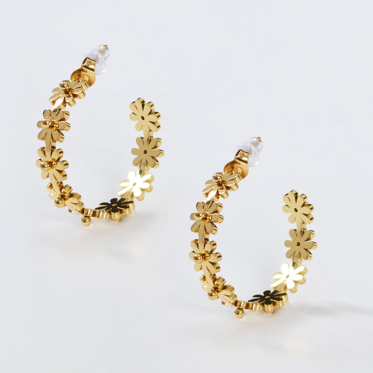 Σκουλαρίκια κρίκοι με μαργαρίτες