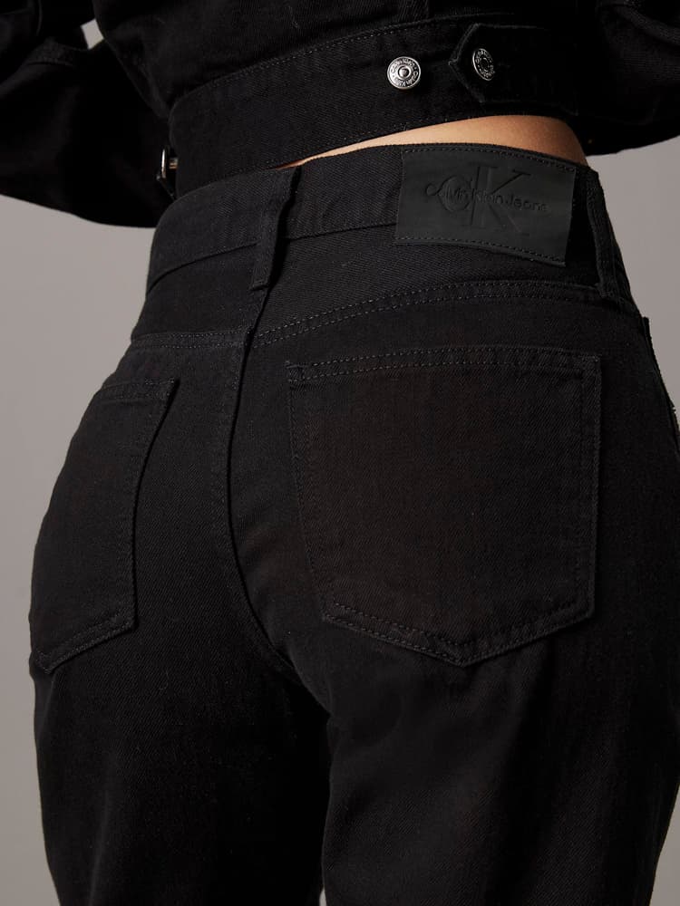 Γυναικείο Straight Τζιν Μαύρο Calvin Klein J20J223999-1BY