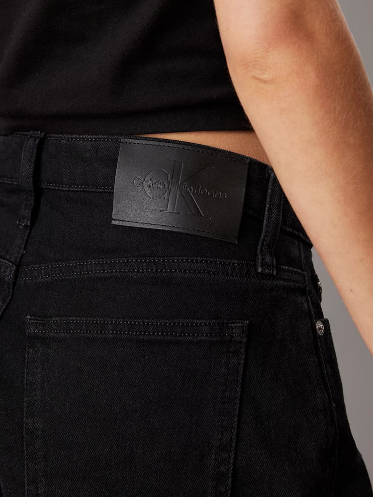 Γυναικείο Τζιν Σορτς Μαύρο Calvin Klein J20J225154-1BY