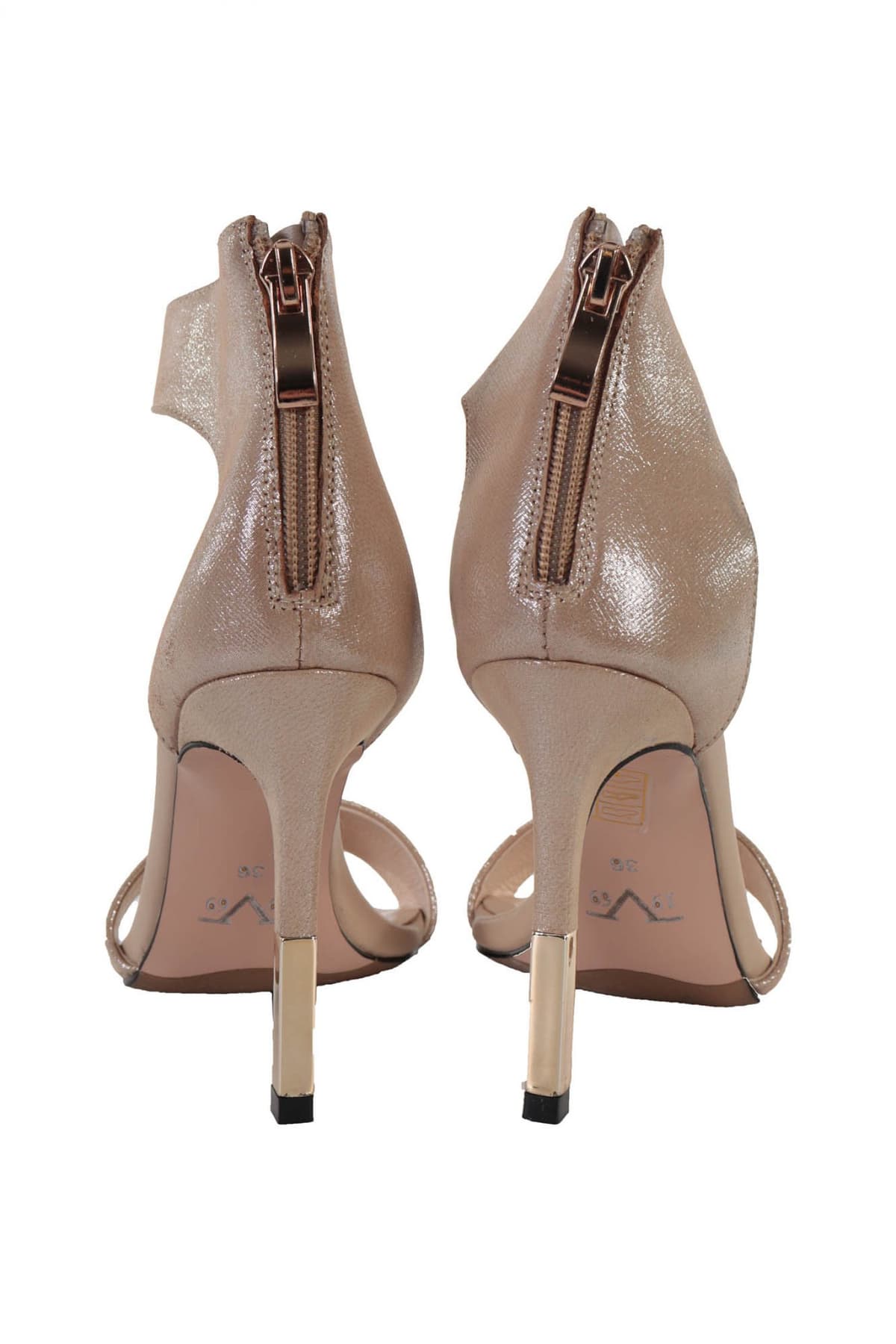 V 19-69 ΠΑΠΟΥΤΣΙΑ ΨΗΛΟ ΠΕΔΙΛΟ ΜΕ ΜΠΑΡΕΤΑ ΑΣΗΜΙ ΛΕΠΤΟΜΕΡΕΙΑ ΣΤΟ ΤΑΚΟΥΝΙ ΧΡΥΣΟ