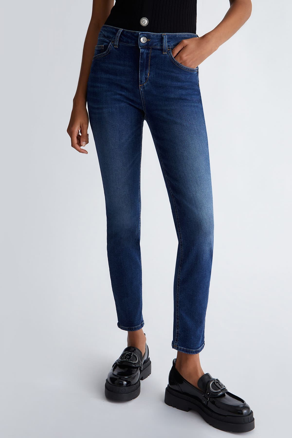 LIU-JO BETTER DENIM ΠΑΝΤΕΛΟΝΙ JEANS ΛΑΣΤΙΧΟ ΠΙΣΩ ΜΠΛΕ