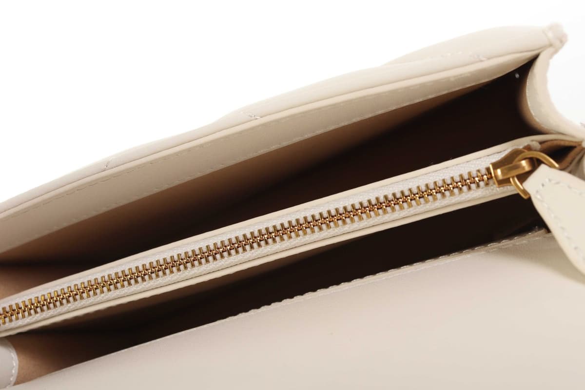 PINKO ΤΣΑΝΤΑΚΙ LOVE CLICK MINI SHEEP NAPPA BIG CHEVRON ΕΚΡΟΥ