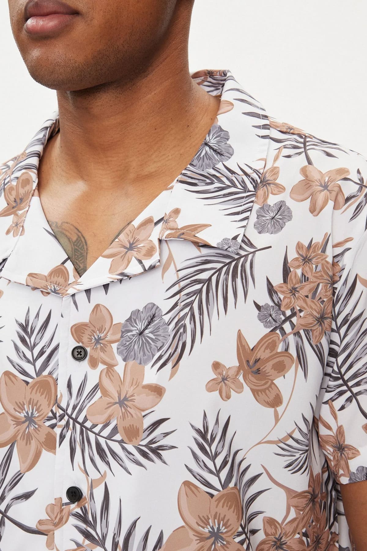 BOSS BEACHWEAR ΠΟΥΚΑΜΙΣΟ BEACH SHIRT ΦΛΟΡΑΛ ΛΕΥΚΟ