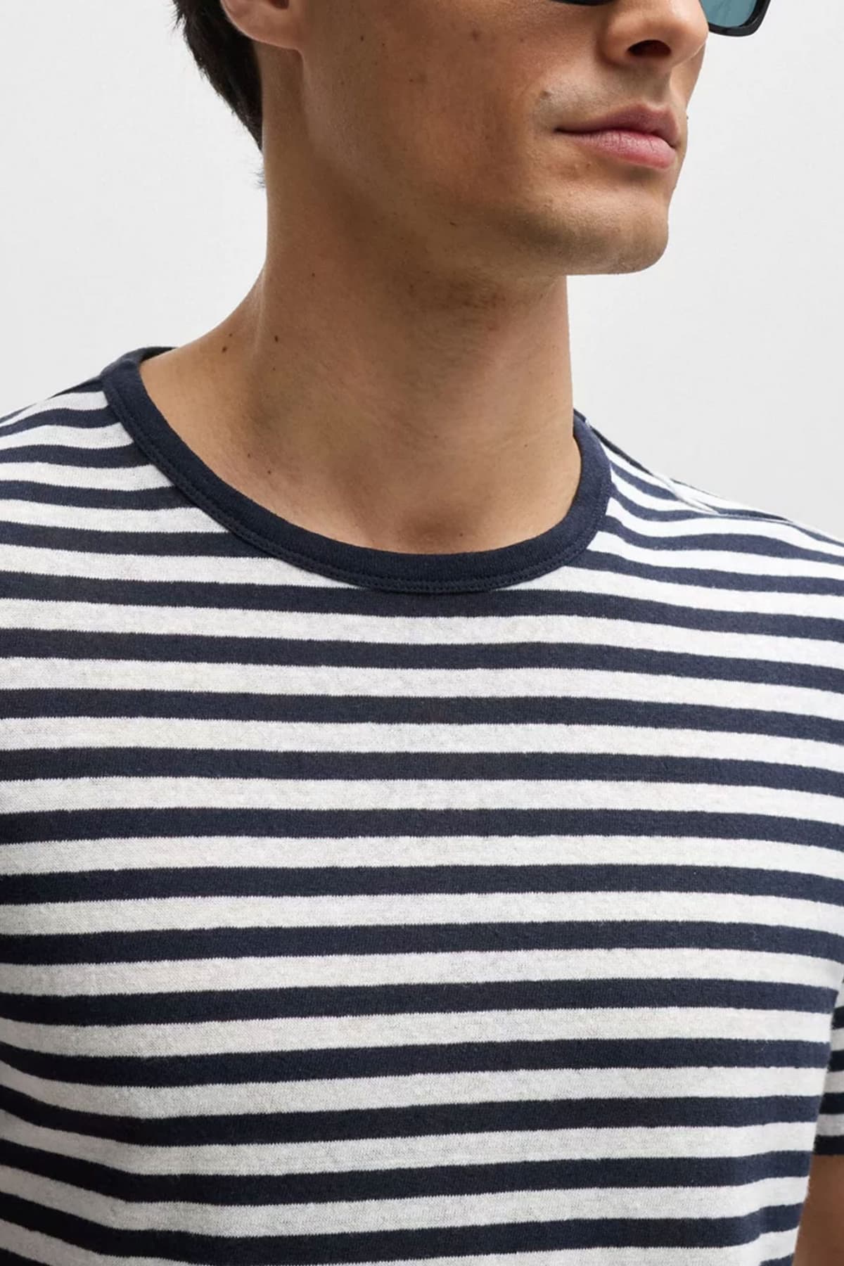 BOSS T-SHIRT ΛΙΝΟ ΡΙΓΕ TIBURT 457 ΜΠΛΕ-ΛΕΥΚΟ