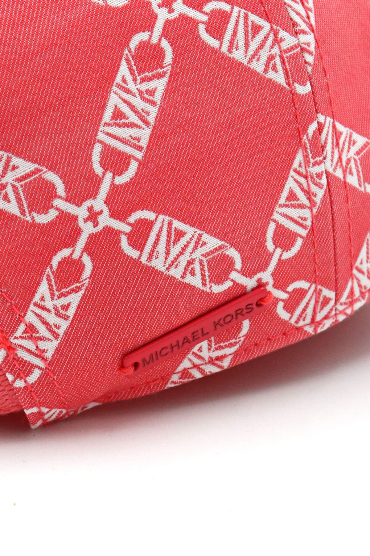 MICHAEL KORS ΚΑΠΕΛΟ ALL OVER LOGO ΚΟΡΑΛΙ