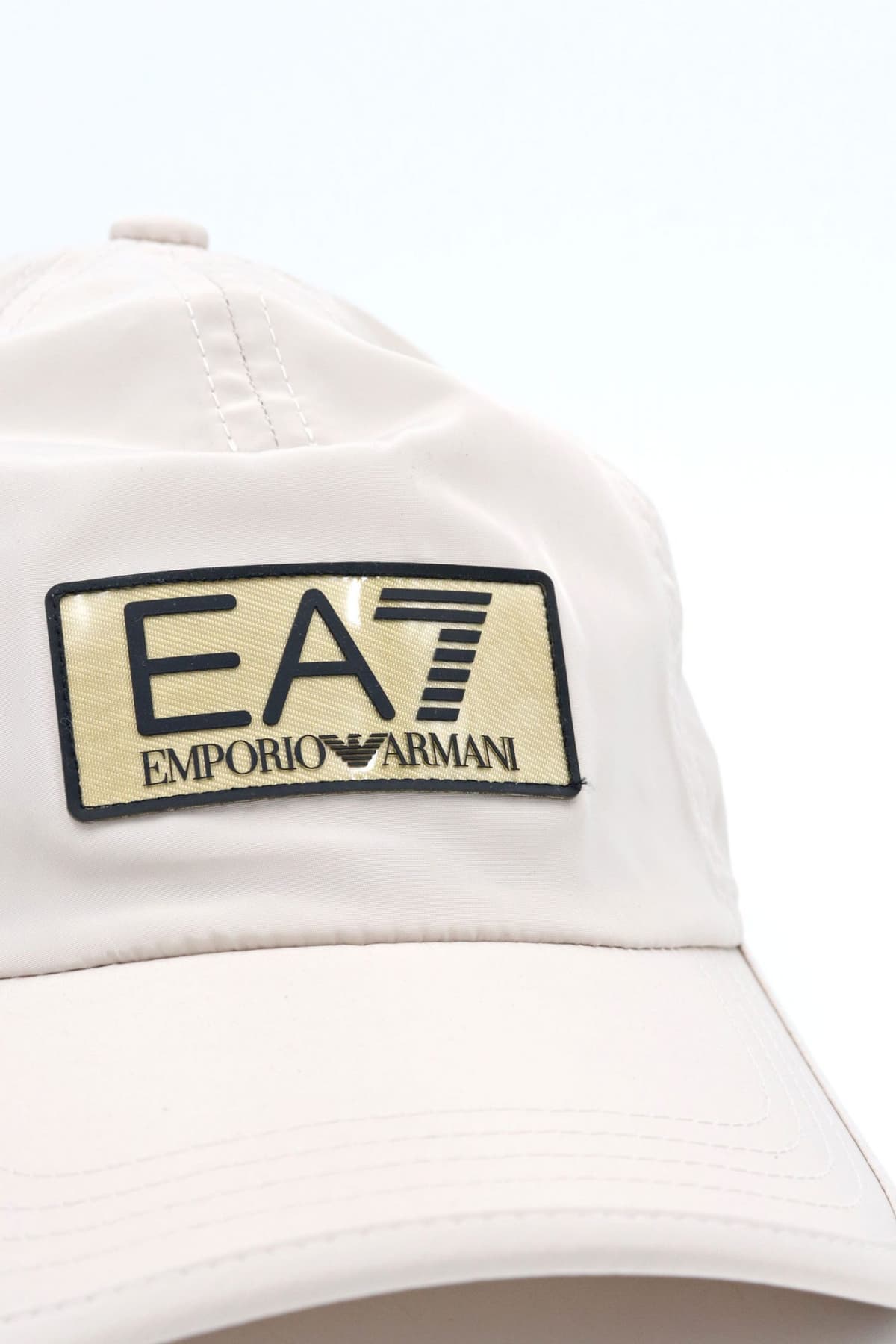 ARMANI 7 ΚΑΠΕΛΟ GOLD LOGO ΜΠΕΖ