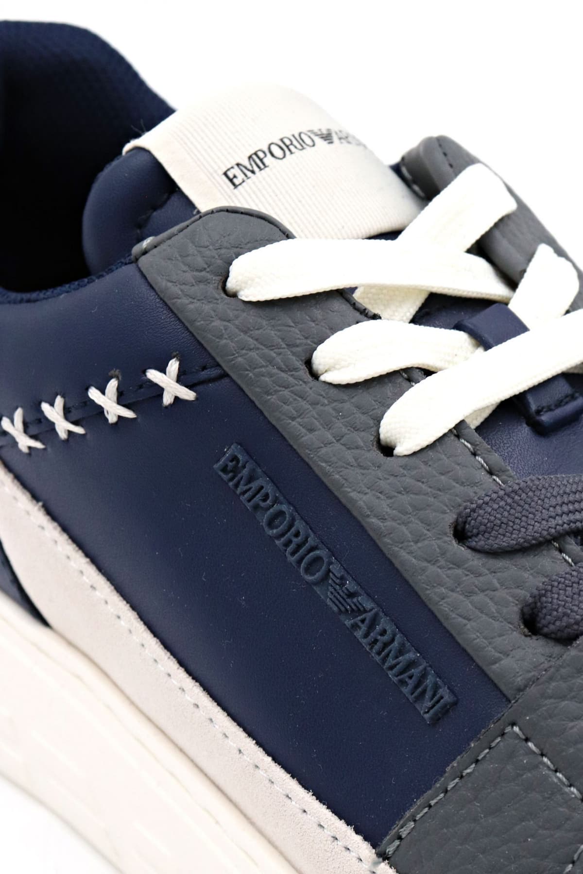 EMPORIO ARMANI ΠΑΠΟΥΤΣΙΑ SNEAKERS LOGO ΜΠΛΕ-ΛΕΥΚΟ-ΓΚΡΙ