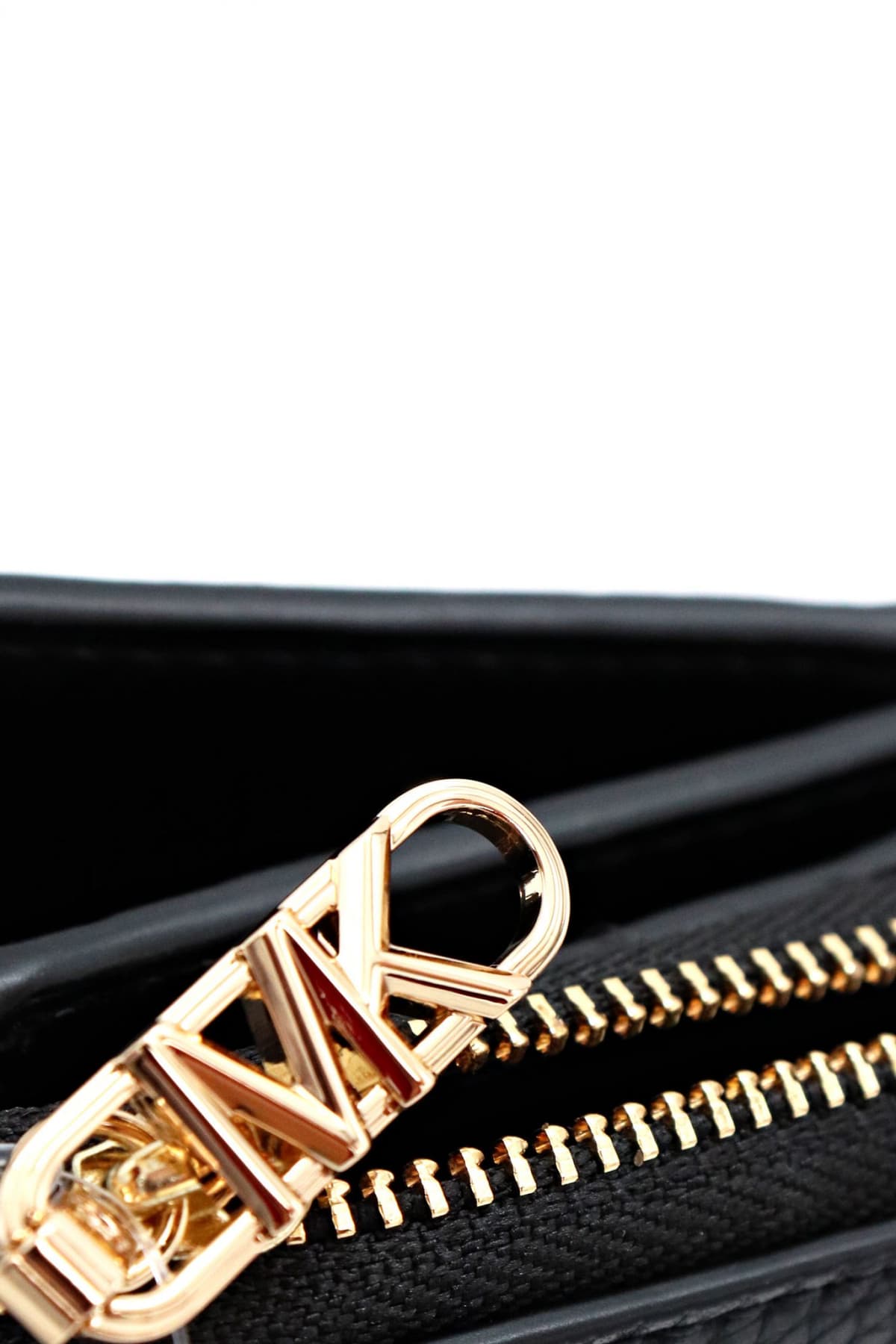 MICHAEL KORS ΠΟΡΤΟΦΟΛΙ EMPIRE SM METAΛΛΙΚΟ LOGO MAYΡΟ