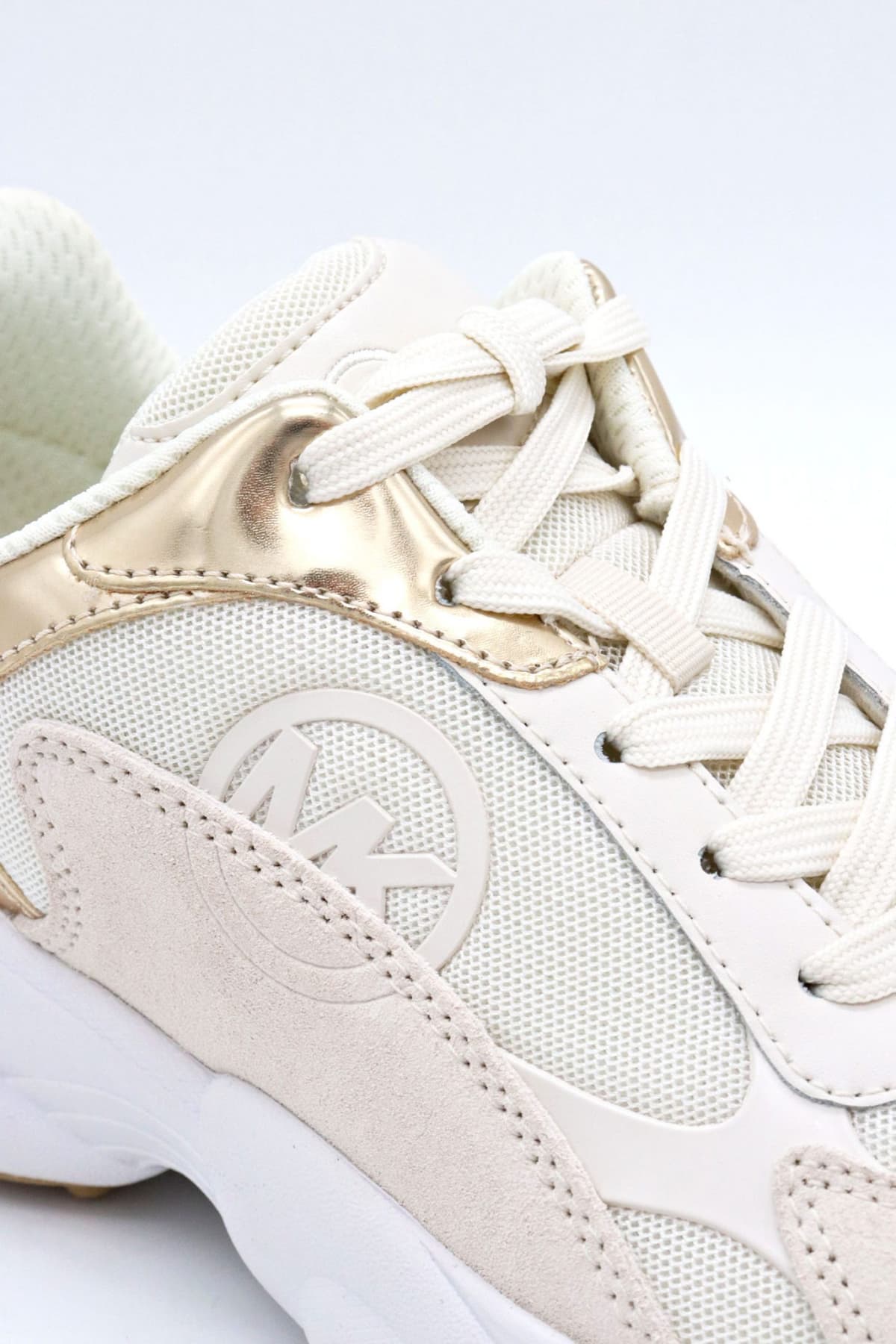 MICHAEL KORS ΠΑΠΟΥΤΣΙΑ SNEAKERS SAMI TRAINER LOGO ΕΚΡΟΥ/ΧΡΥΣΟ