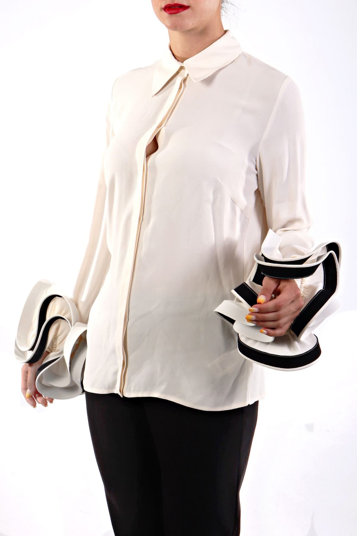 ELISABETTA FRANCHI ΠΟΥΚΑΜΙΣΟ ΒΟΛΑΝ ΜΑΝΙΚΙ ΕΚΡΟΥ