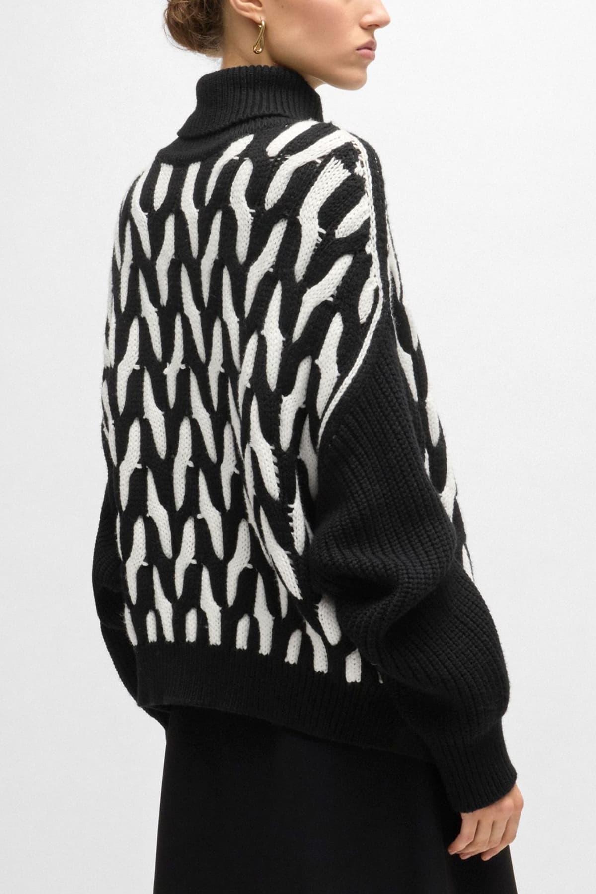 BOSS ΠΟΥΛΟΒΕΡ FERDOLIA ΜΑΛΛΙΝΟ ΠΛΕΚΤΟ ΖΙΒΑΓΚΟ ΜΑΥΡΟ / ΛΕΥΚΟ