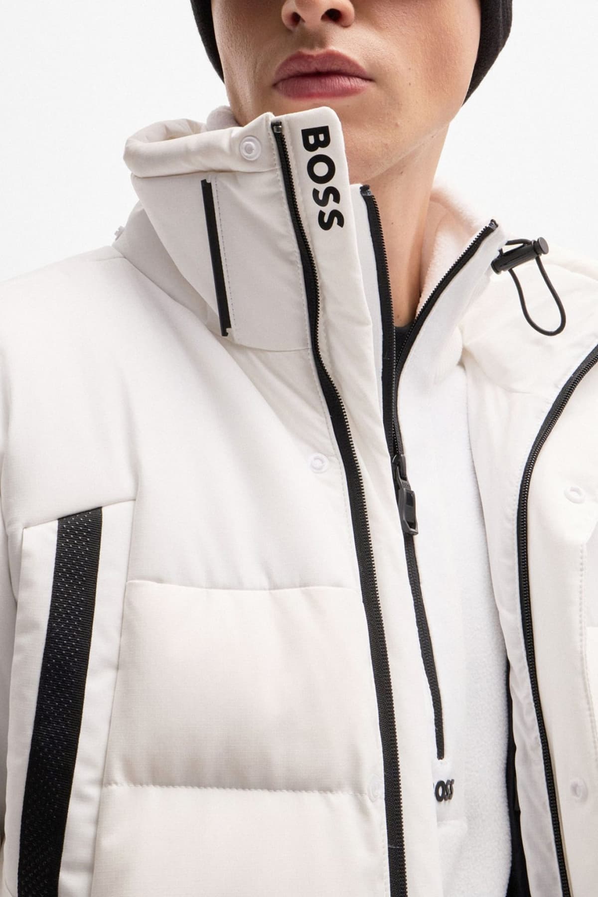 BOSS ATHLEISURE ΜΠΟΥΦΑΝ ΦΟΥΣΚΩΤΟ ΑΠΟΣΠΩΜΕΝΗ ΚΟΥΚΟΥΛΑ J HAVOC ΛΕΥΚΟ