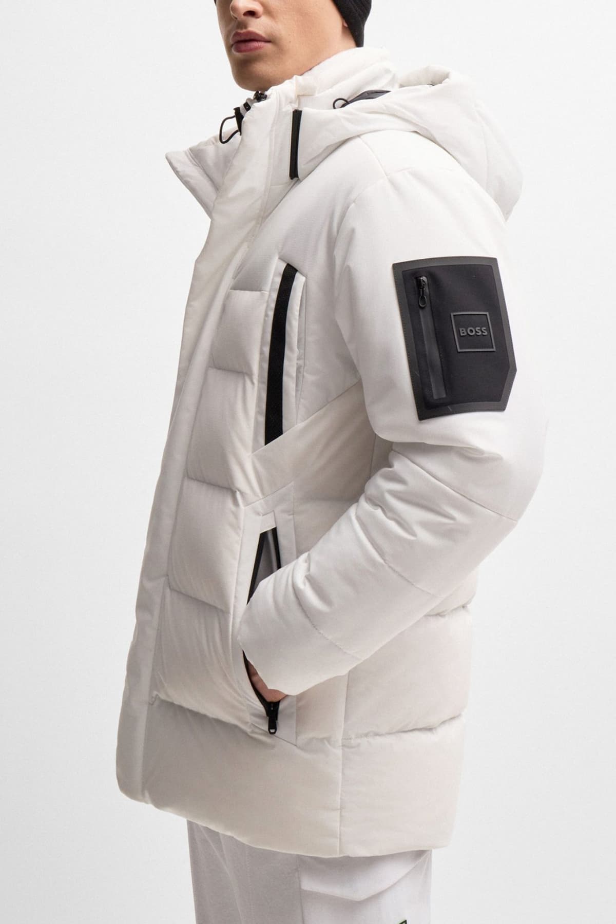 BOSS ATHLEISURE ΜΠΟΥΦΑΝ ΦΟΥΣΚΩΤΟ ΑΠΟΣΠΩΜΕΝΗ ΚΟΥΚΟΥΛΑ J HAVOC ΛΕΥΚΟ