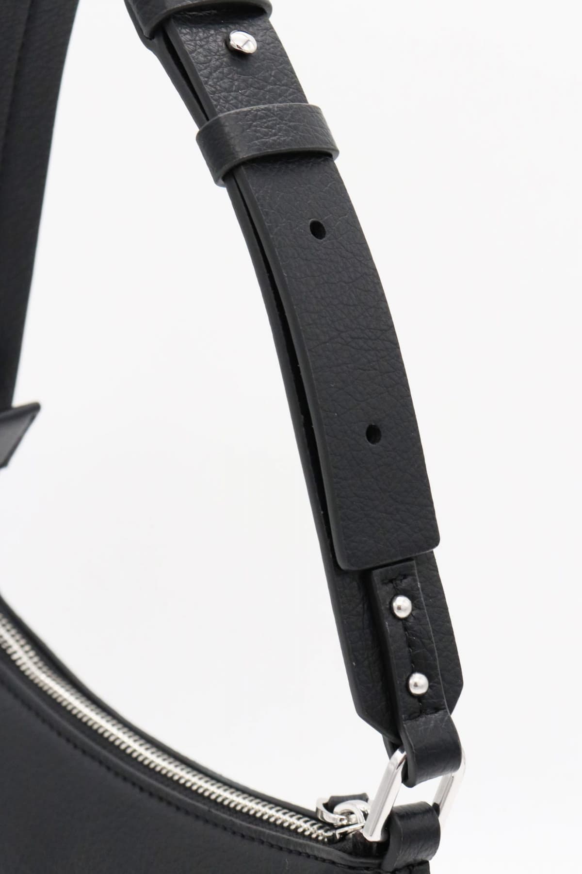 HUGO ΤΣΑΝΤΑ ΩΜΟΥ CAROL HOBO LOGO ΜΕΤΑΛΛΙΚΟ ΘΗΚΗ ΜΠΡΟΣΤΑ ΜΑΥΡΟ