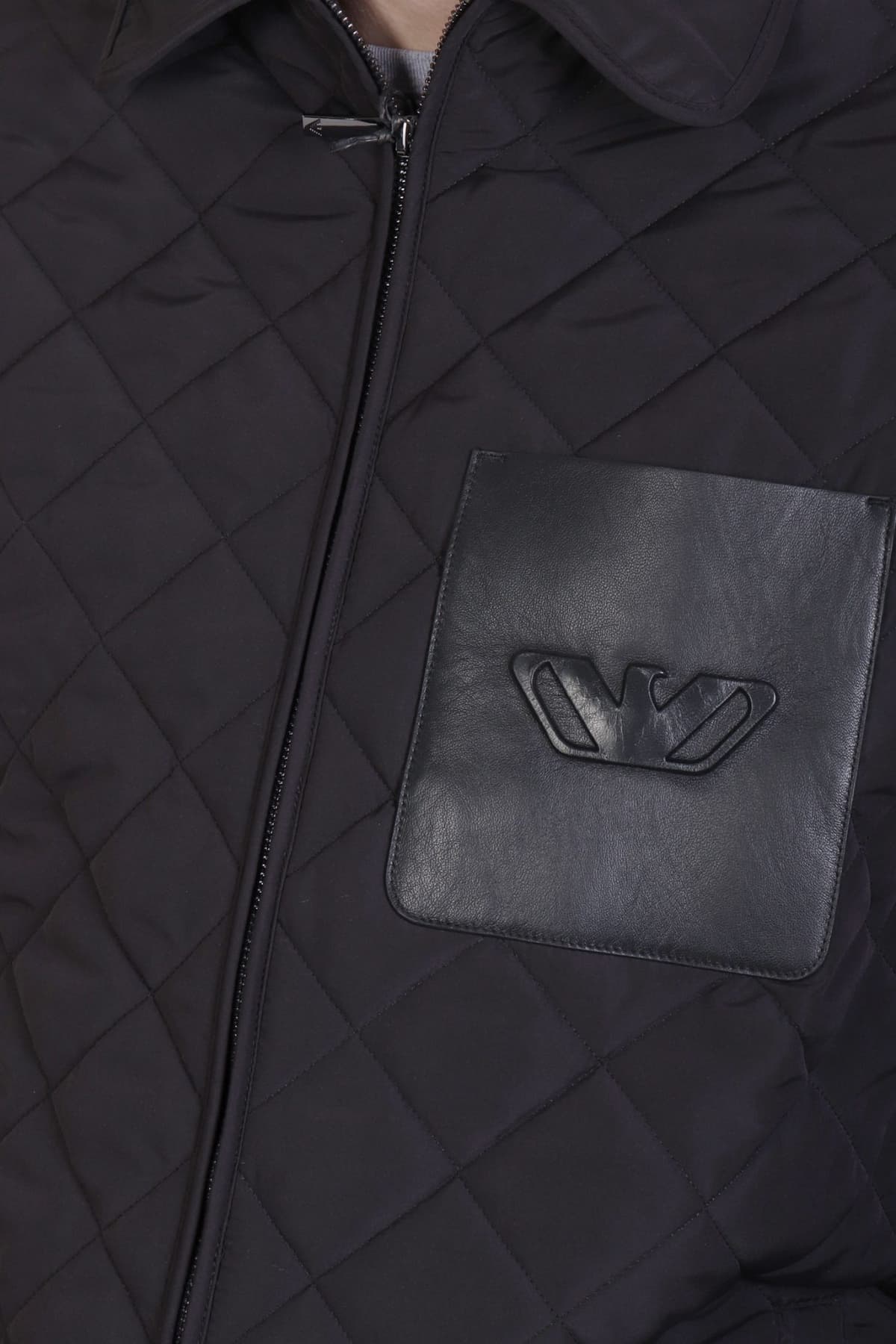 EMPORIO ARMANI ΜΠΟΥΦΑΝ JACKET ΚΑΠΙΤΟΝΕ MAYΡΟ