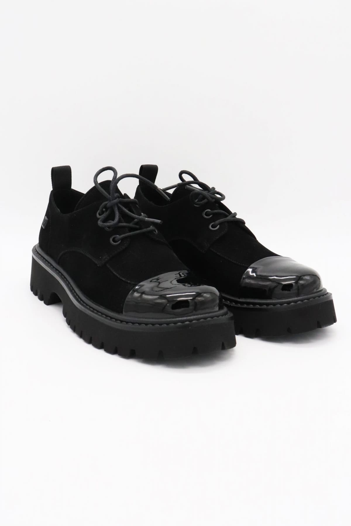 LAURA BIAGIOTTI ΠΑΠΟΥΤΣΙΑ ΜOKAΣΙΝΙΑ ΒΕΛΟΥΔΟ ΚΟΡΔΟΝΙΑ LOGO ΜΑΥΡΟ