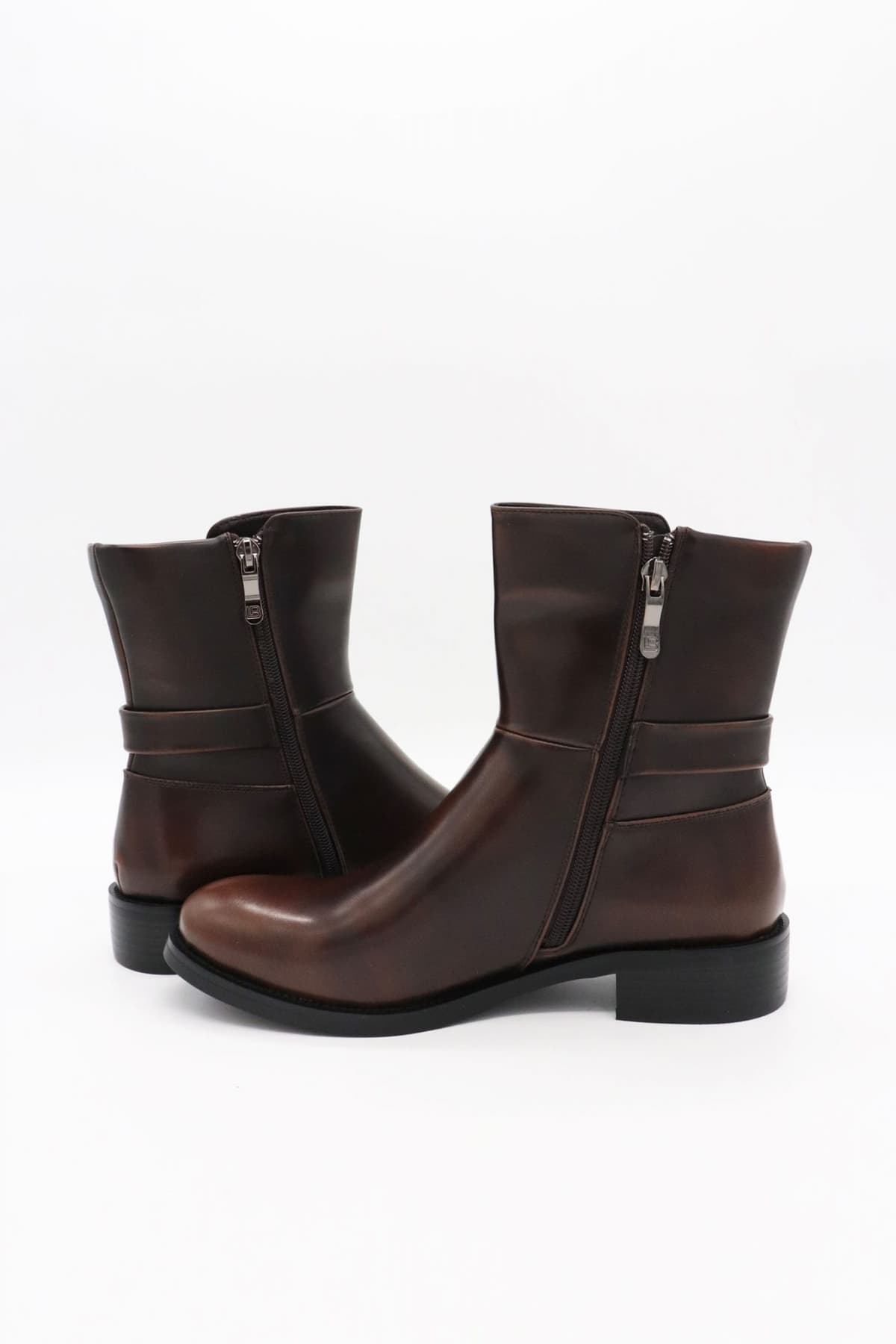 LAURA BIAGIOTTI ΠΑΠΟΥΤΣΙΑ ΜΠΟΤΑΚΙΑ ΦΕΡΜΟΥΑΡ METAΛΛΙΚΟ LOGO ΣΚΟΥΡΟ ΚΑΦΕ