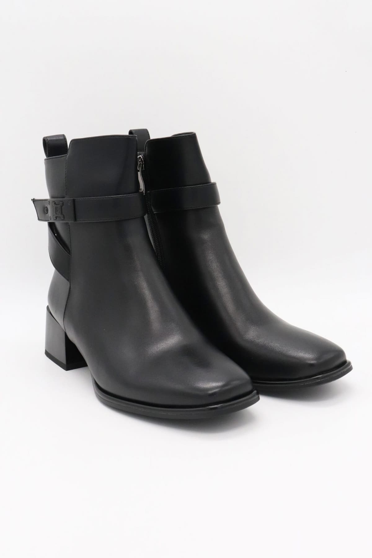 LAURA BIAGIOTTI ΠΑΠΟΥΤΣΙΑ ΜΠΟΤΑΚΙΑ ΦΕΡΜΟΥΑΡ LOGO MAYΡΟ