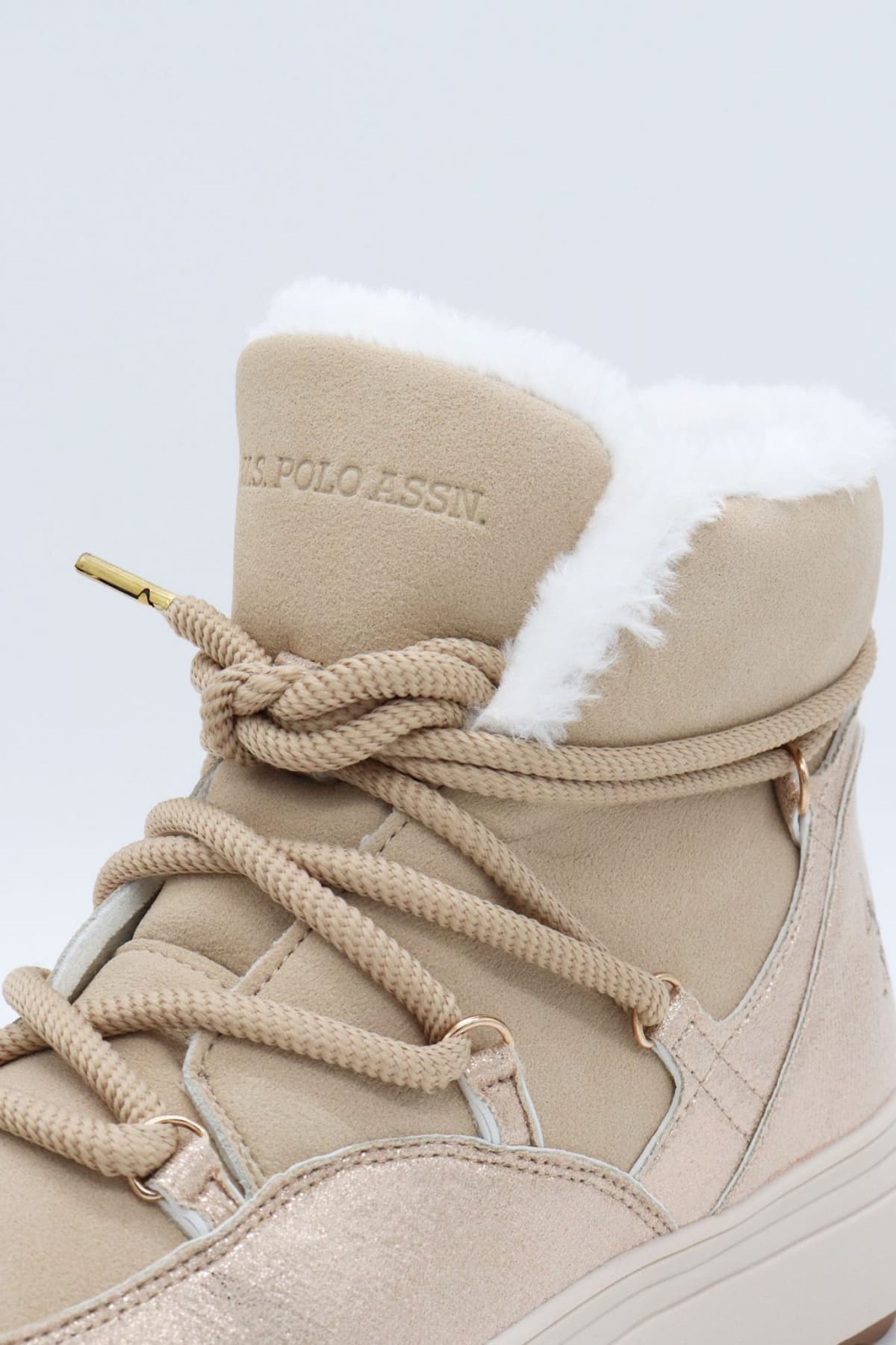 U.S. POLO ASSN. ΠΑΠΟΥΤΣΙΑ MΠΟΤΑΚΙΑ ΓΟΥΝΑ ΕΣΩΤΕΡΙΚΗ LOGO ΜΠΕΖ/ΧΡΥΣΟ