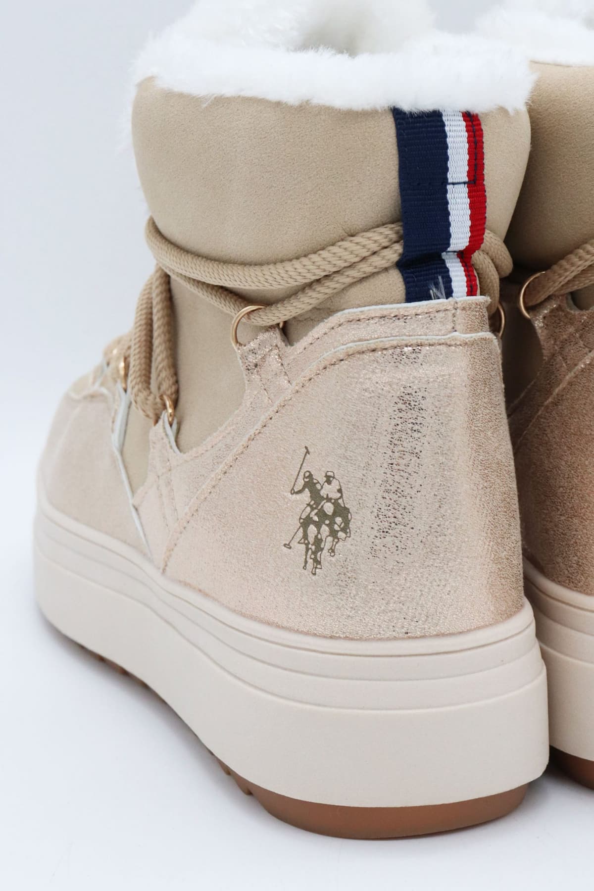 U.S. POLO ASSN. ΠΑΠΟΥΤΣΙΑ MΠΟΤΑΚΙΑ ΓΟΥΝΑ ΕΣΩΤΕΡΙΚΗ LOGO ΜΠΕΖ/ΧΡΥΣΟ