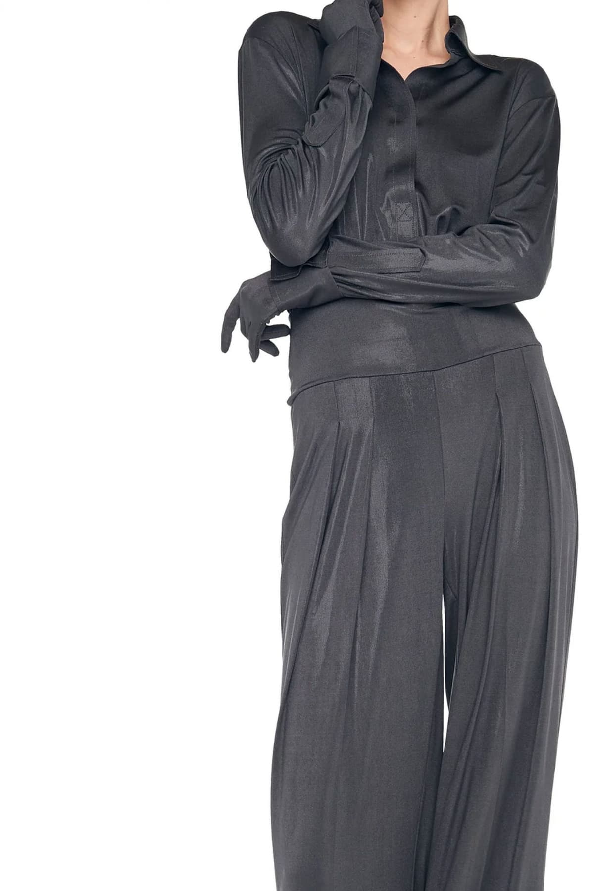 NORMA KAMALI ΠΑΝΤΕΛΟΝΑ YOKE WAISTBAND STRAIGHT LEG PLEATED TROUSER ΣΚΟΥΡΟ ΓΚΡΙ