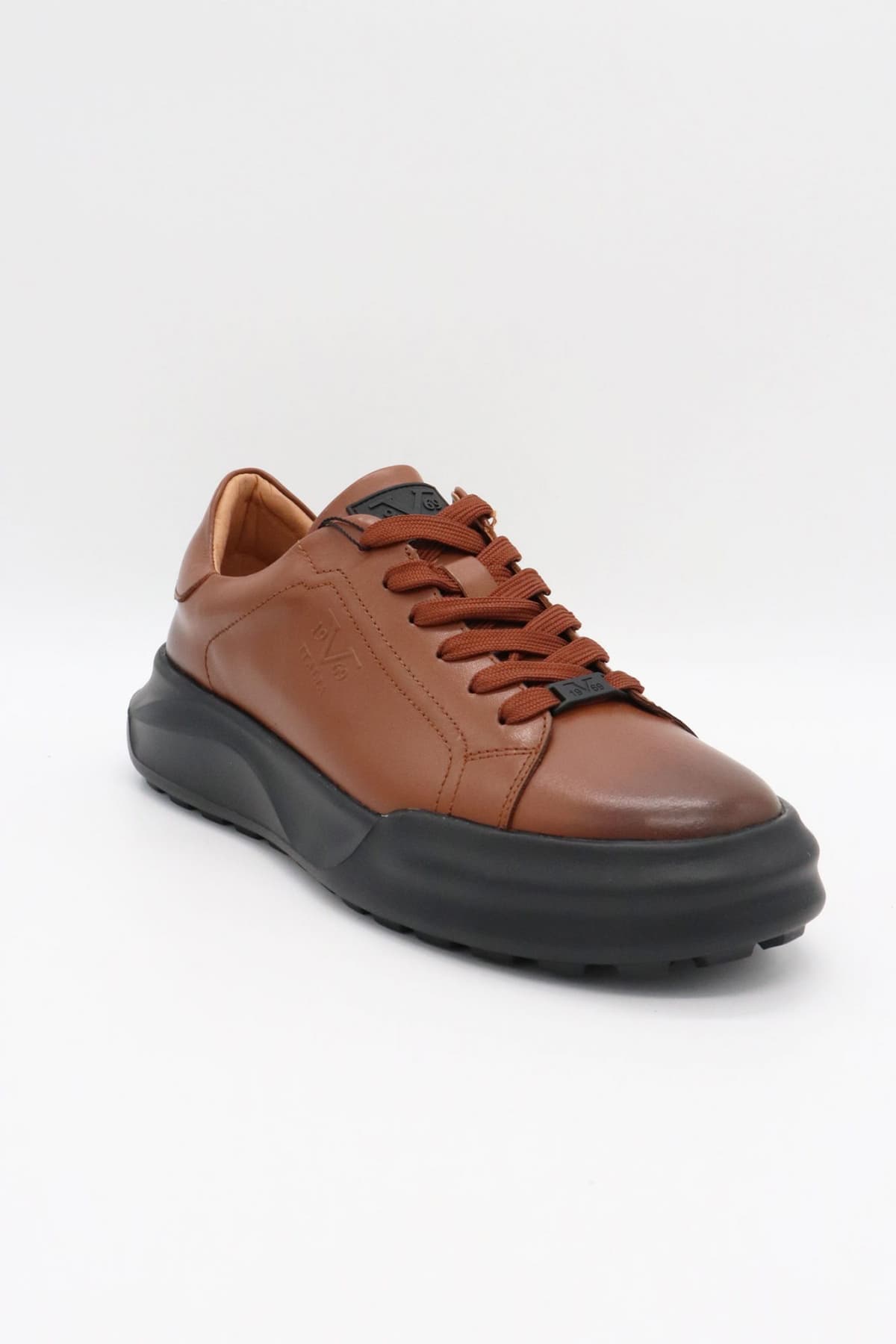 Men's Sneakers V 19.69 Brown