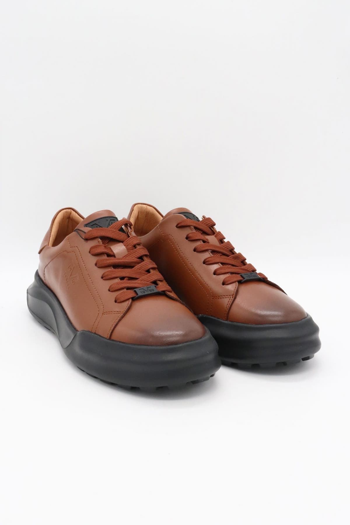 Men's Sneakers V 19.69 Brown