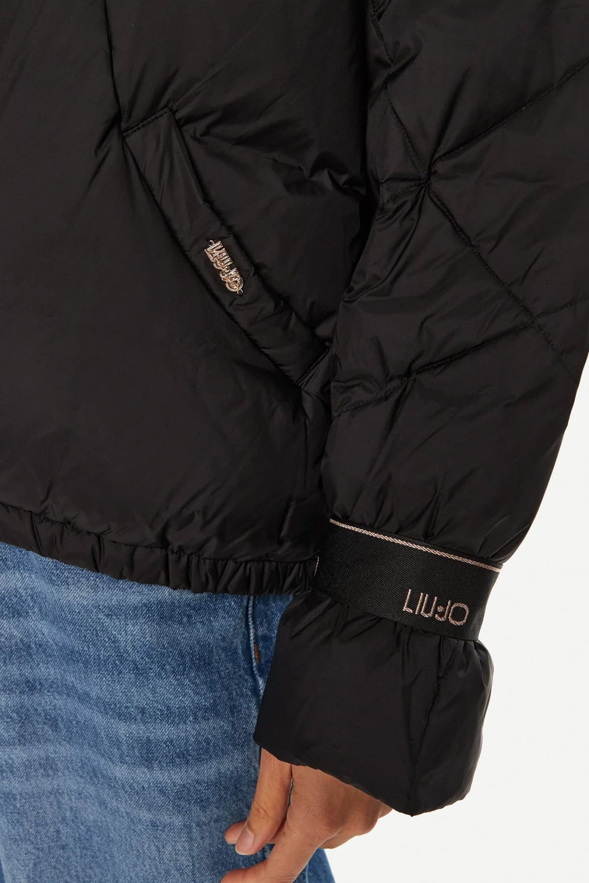 LIU-JO ΜΠΟΥΦΑΝ ΦΟΥΣΚΩΤΟ ΛΑΣΤΙΧΟ ΜΑΝΙΚΙΑ ΜΑΥΡΟ