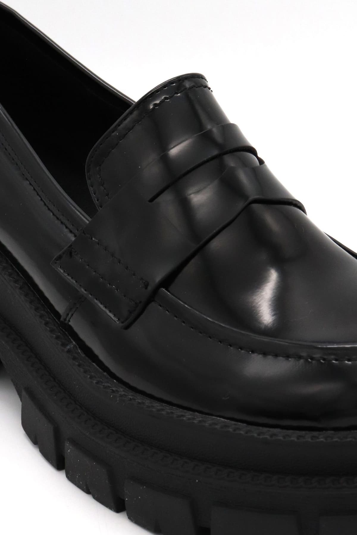 GAI MATTIOLO ΠΑΠΟΥΤΣΙΑ ΜΟΚΑΣΙΝΙΑ LOGO ΜΑΥΡΟ