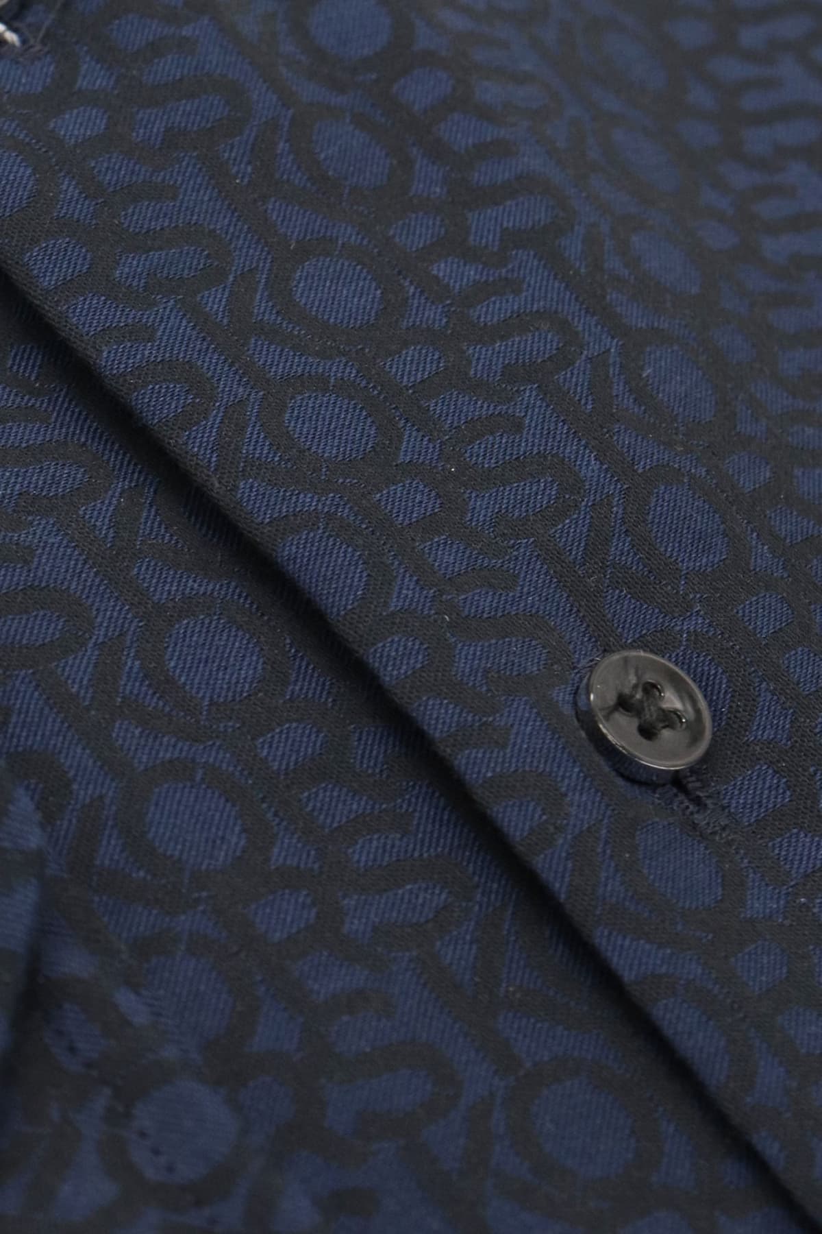 MICHAEL KORS ΠΟΥΚΑΜΙΣΟ SLIM FIT ALL OVER LOGO ΜΠΛΕ