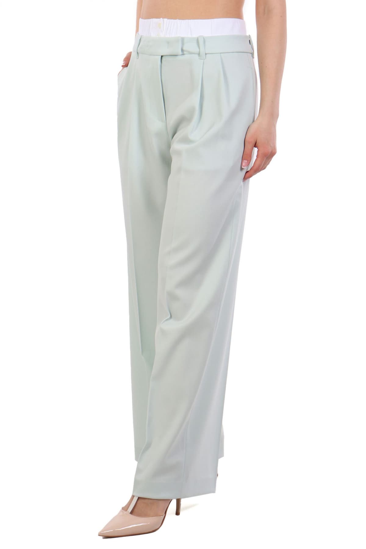 LIVIANA CONTI ΠΑΝΤΕΛΟΝΑ ΜΕ ΠΙΕΤΕΣ ΜΕΝΤΑ