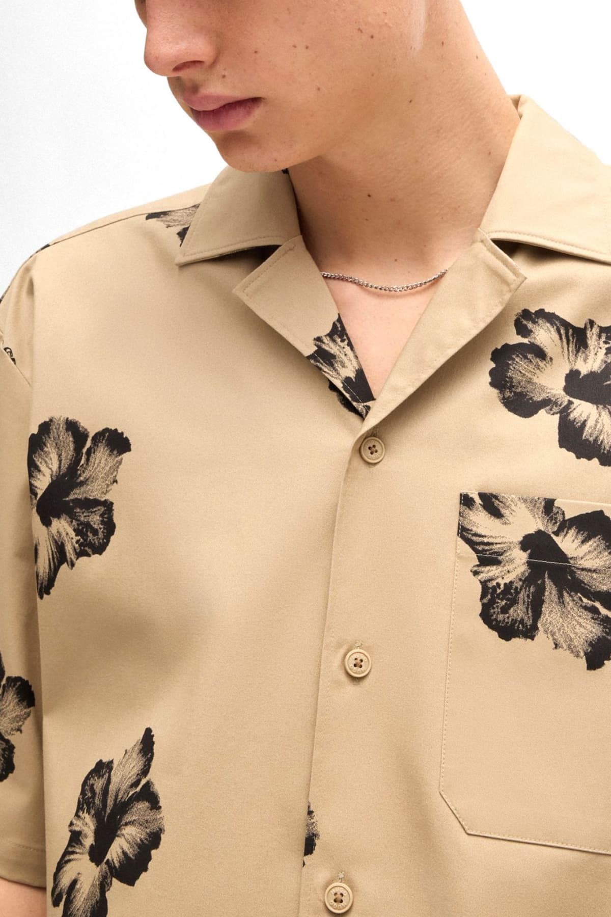 HUGO BLUE ΠΟΥΚΑΜΙΣΟ FLORAL ELIGINO ΜΠΕΖ-ΜΑΥΡΟ