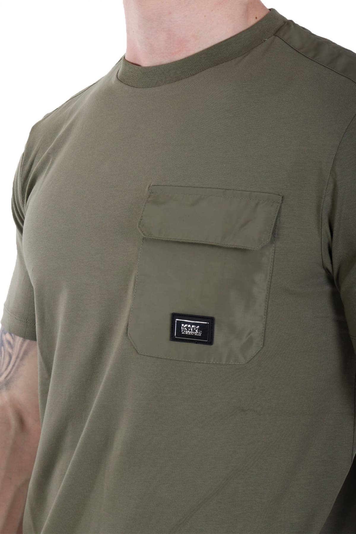 KARL LAGERFELD T-SHIRT CREW NECK POCKET METALLIC LOGO ΧΑΚΙ