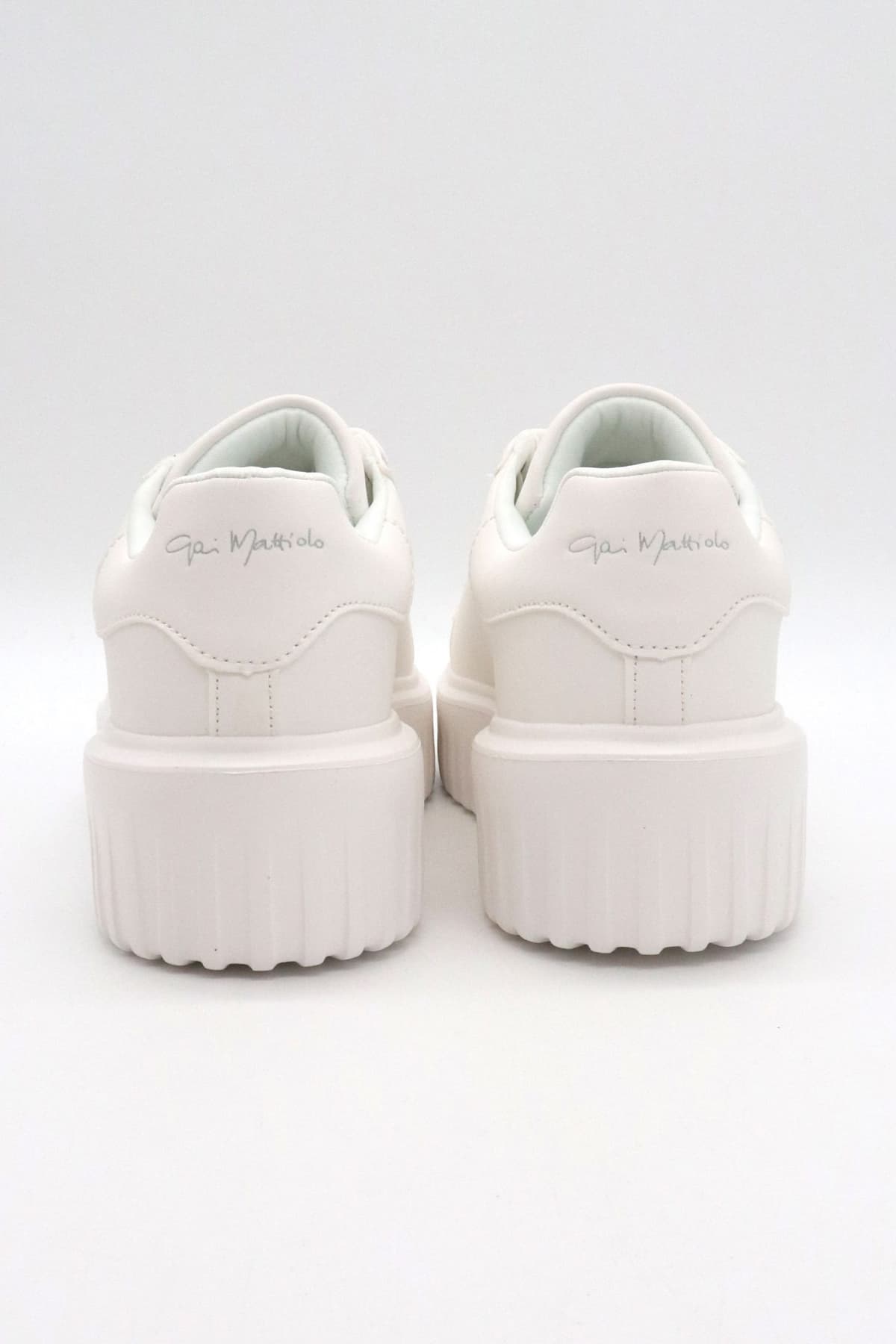 GAI MATTIOLO ΠΑΠΟΥΤΣΙΑ SNEAKERS MΕΤΑΛΛΙΚΟ LOGO ΛΕΥΚΟ