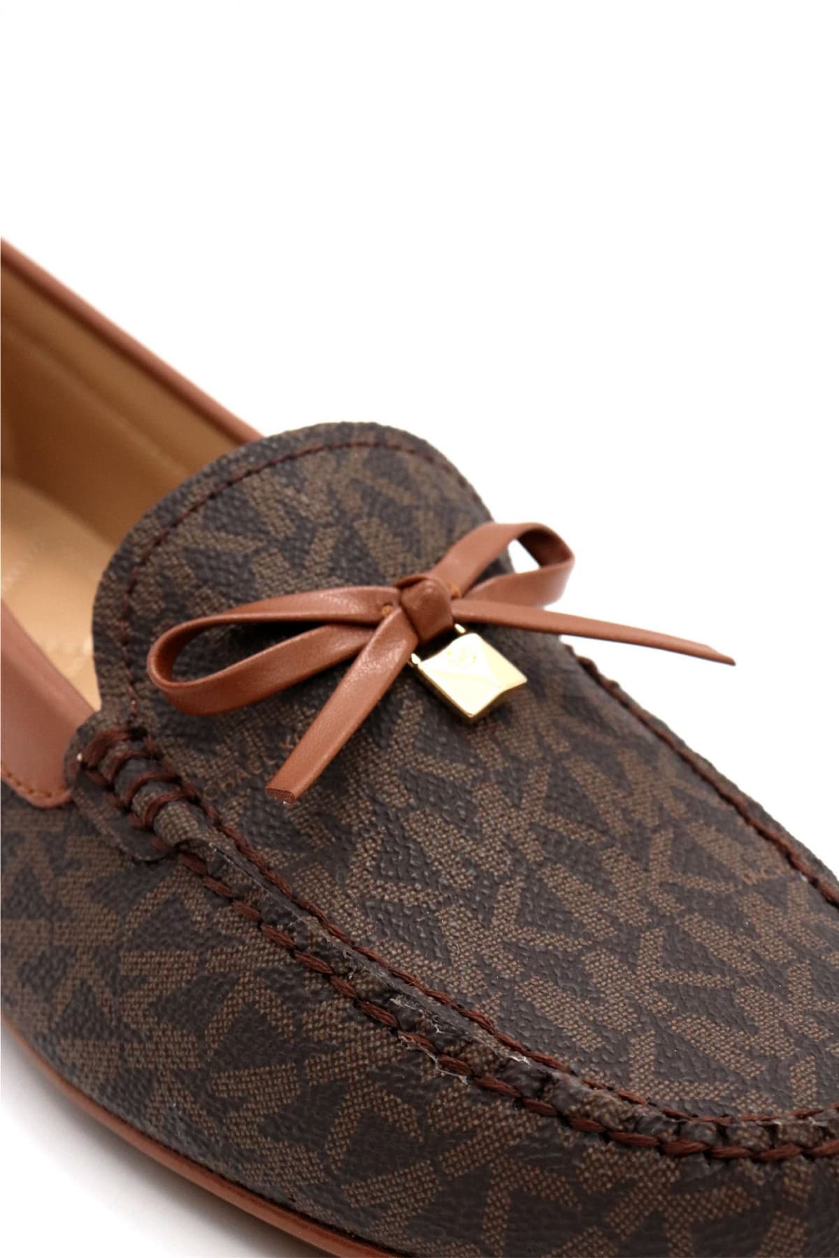 MICHAEL KORS ΠΑΠΟΥΤΣΙΑ ΜΟΚΑΣΙΝΙΑ JULIETTE MOC ALL OVER LOGO ΚΑΦΕ/ΤΑΜΠΑ