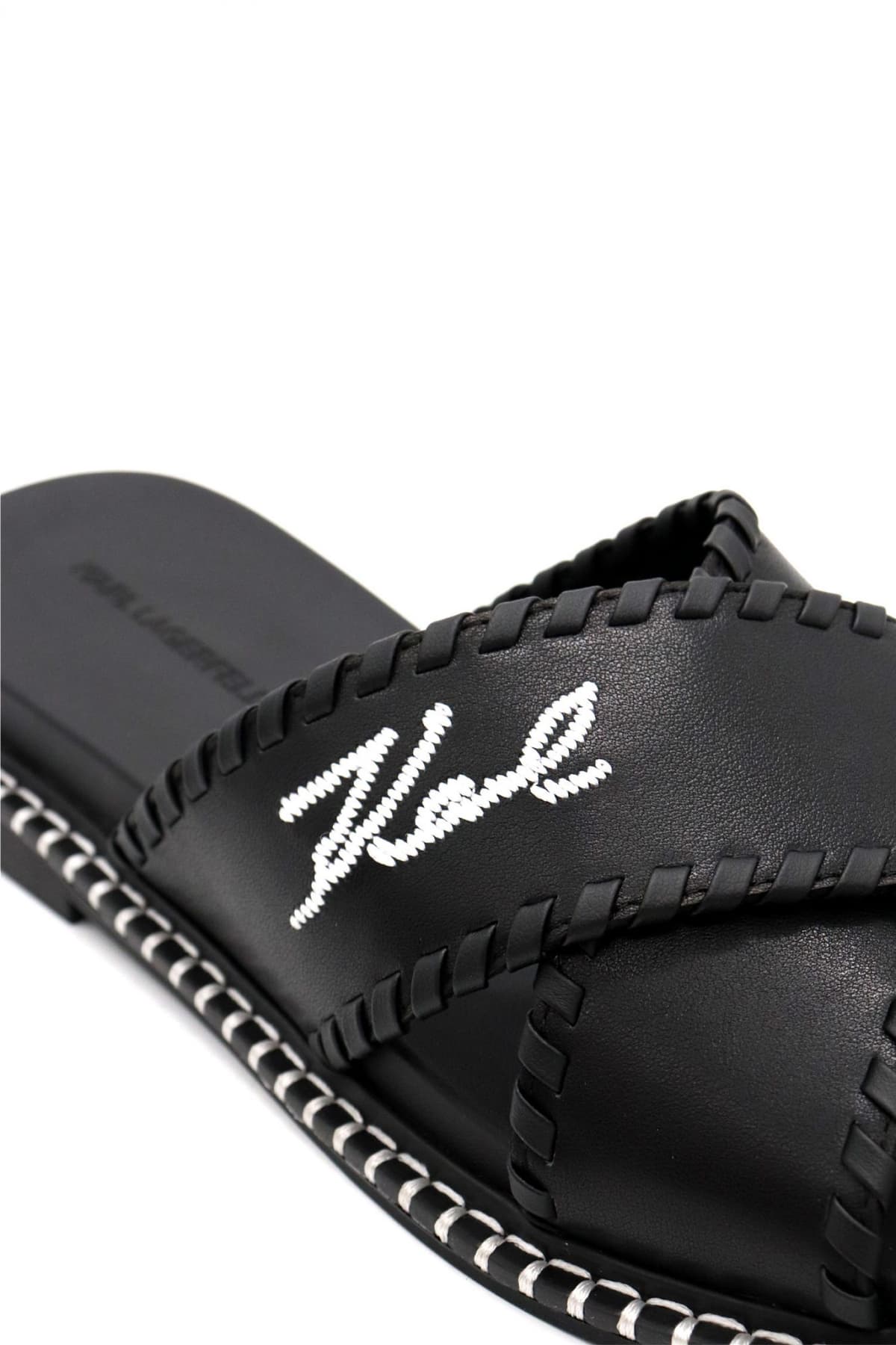 KARL LAGERFELD ΠΑΠΟΥΤΣΙΑ ΠΑΝΤΟΦΛΕΣ ΚLEO ΛΕΥΚΗ ΡΑΦΗ LOGO ΜΑΥΡΟ