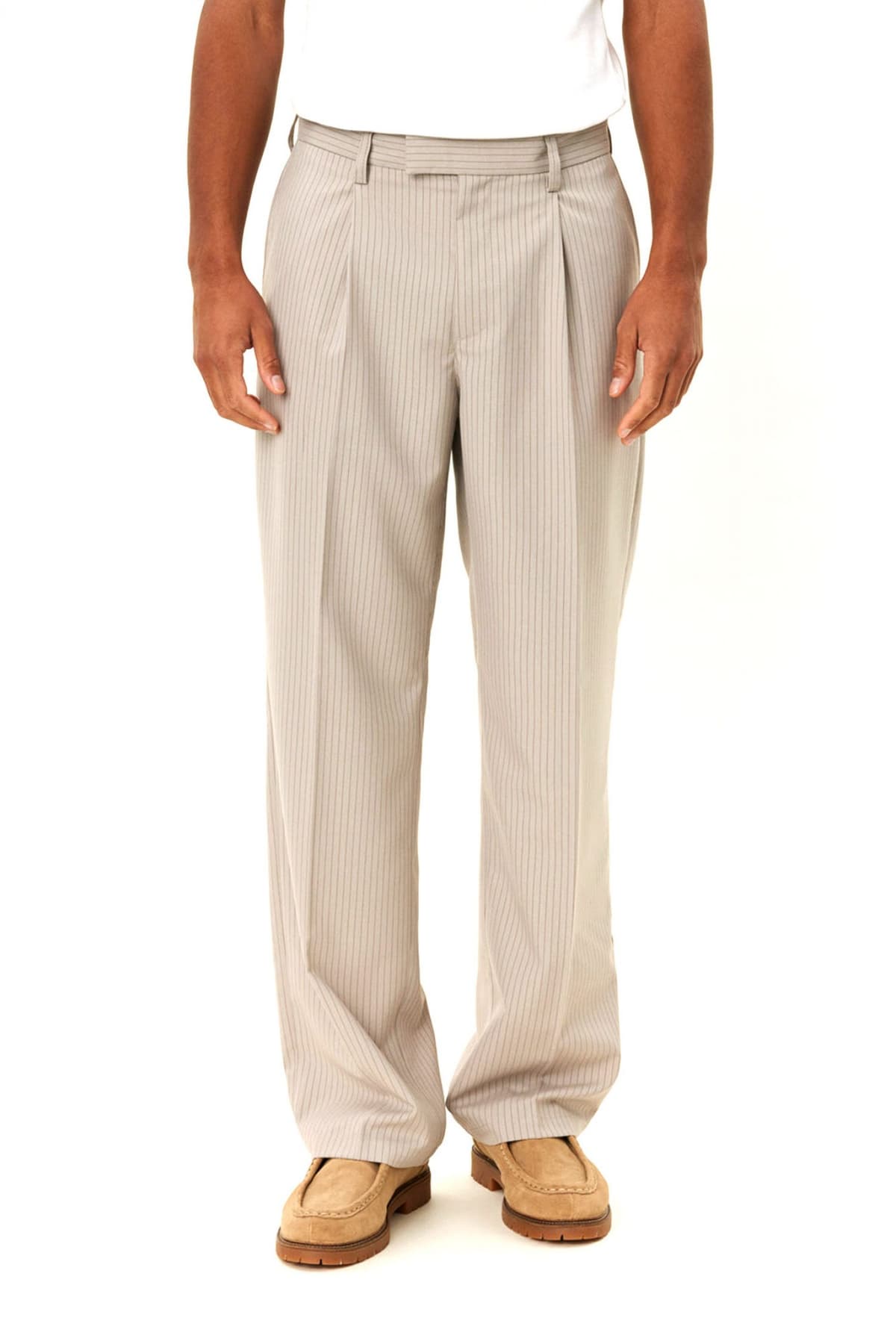 LES DEUX ΠΑΝΤΕΛΟΝΙ CHINO ΠΙΕΤΑ REECE PLEATED PINSTRIPE ΡΙΓΕ ΜΠΕΖ-ΚΑΦΕ