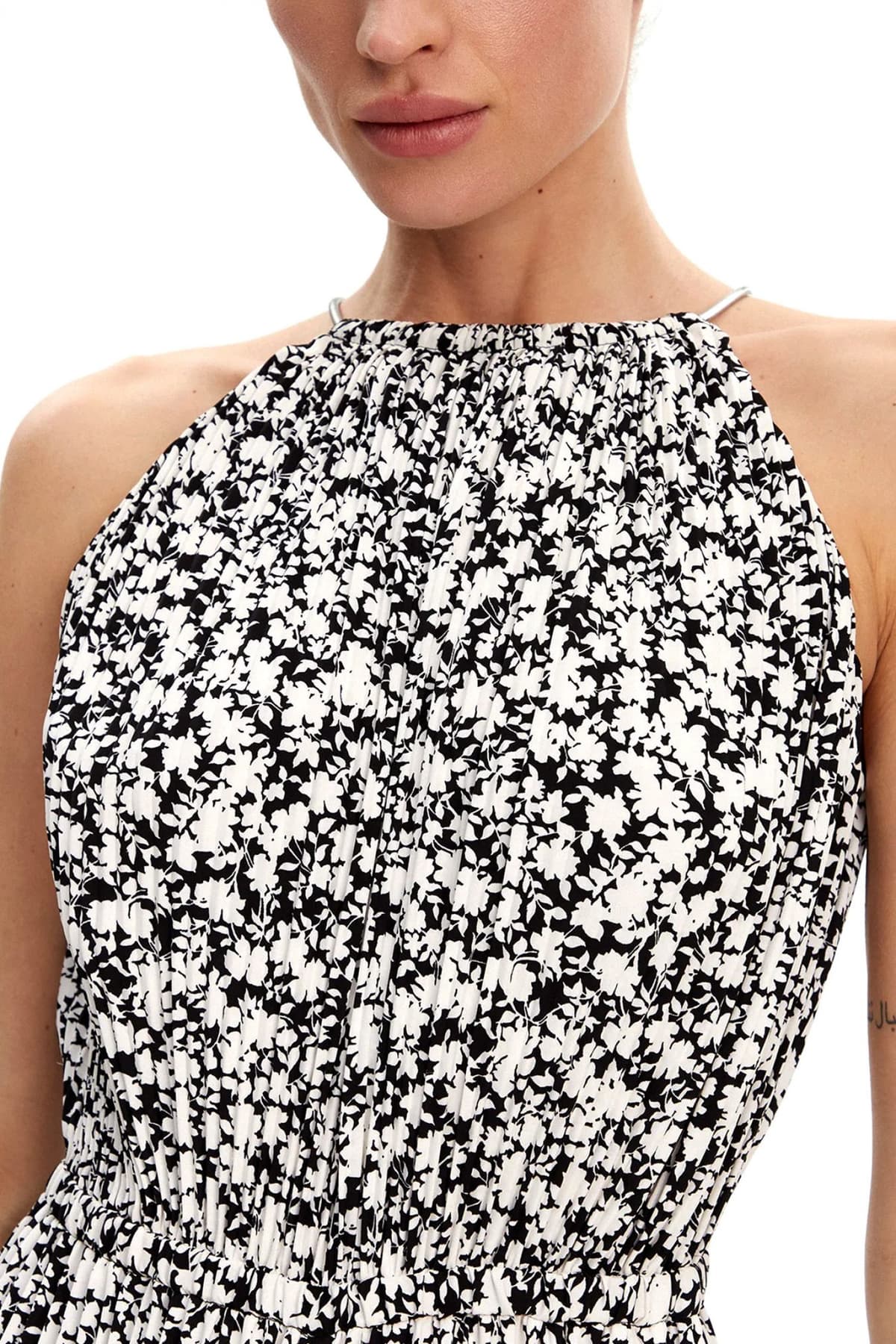 MICHAEL KORS ΟΛΟΣΩΜΗ ΦΟΡΜΑ ΠΛΙΣΕ ΛΕΥΚΟ-ΜΑΥΡΟ