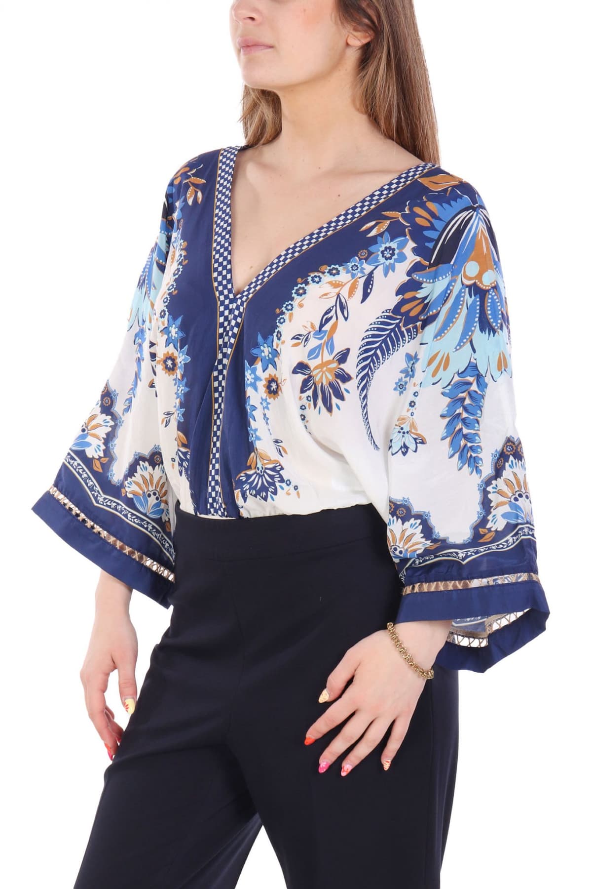 FARM RIO ΚΟΡΜΑΚΙ ANA TAPESTRY ΒΑΘΥ ΝΤΕΚΟΛΤΕ ΑΝΟΙΓΜΑ ΠΛΑΤΗ ΕΜΠΡΙΜΕ ΛΕΥΚΟ-ΜΠΛΕ